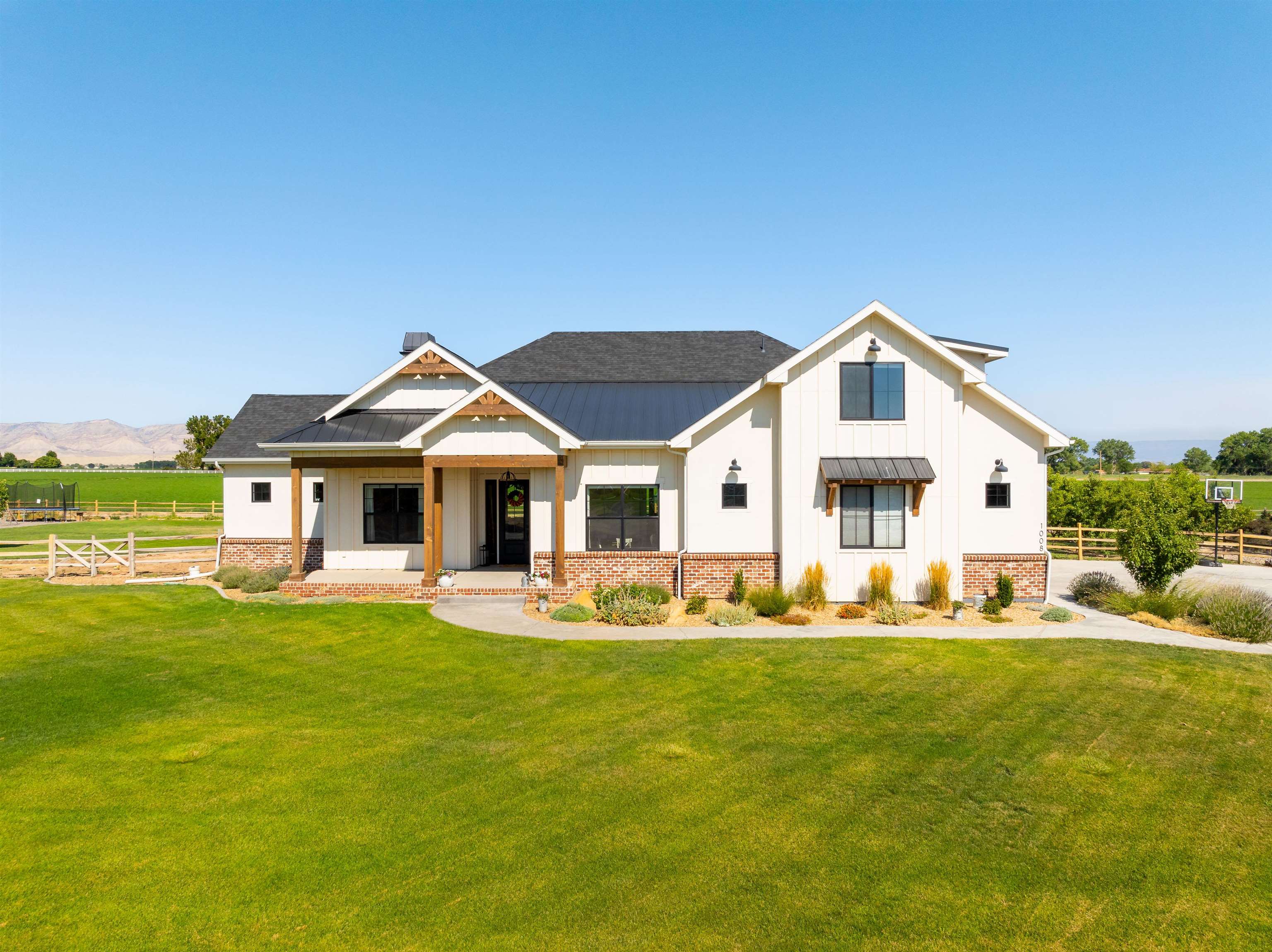 1008 Smith Ranch Road Property Photo