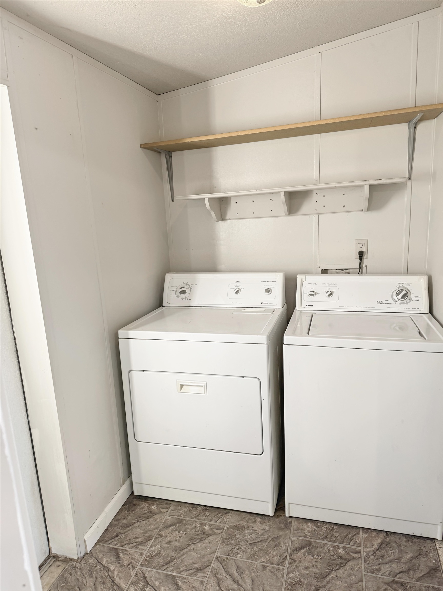 1042 Carbonera Avenue Property Photo 7
