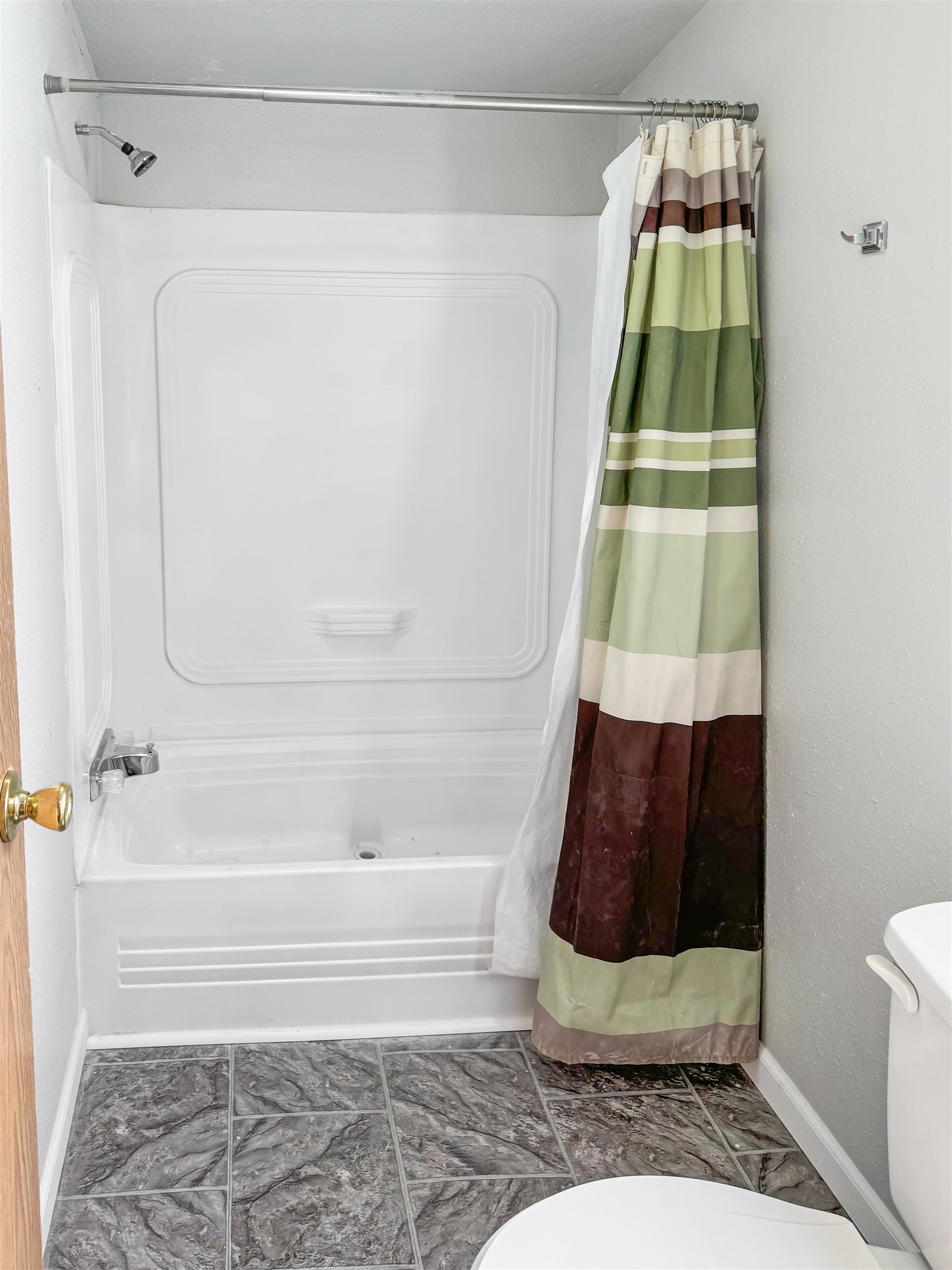 1042 Carbonera Avenue Property Photo 9