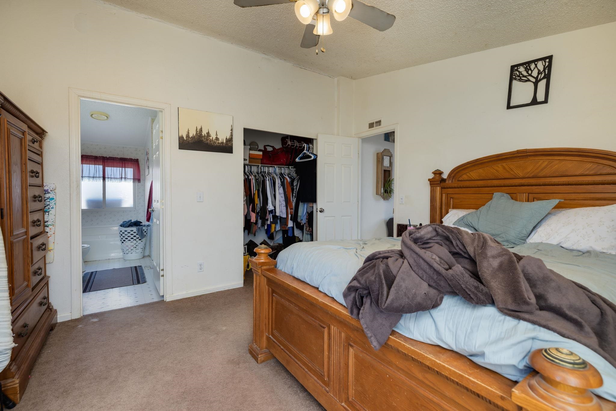 1576 10 Road Property Photo 3