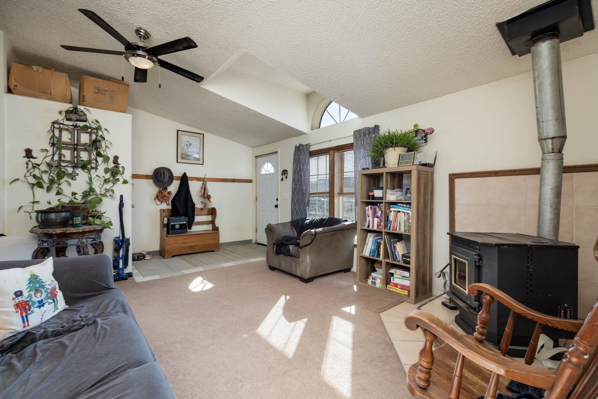 1576 10 Road Property Photo 5