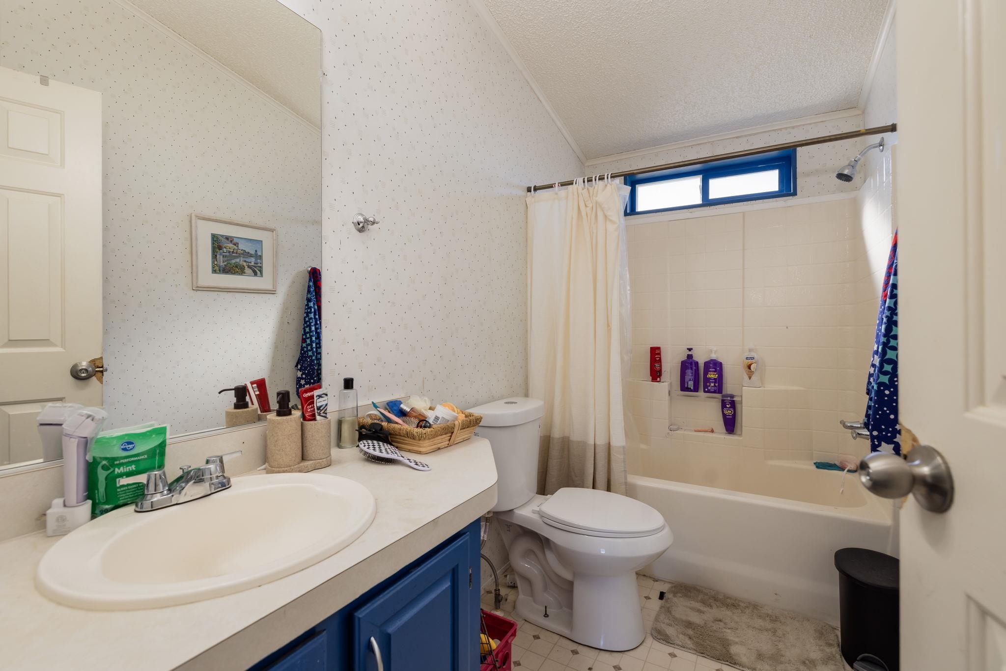 1576 10 Road Property Photo 8