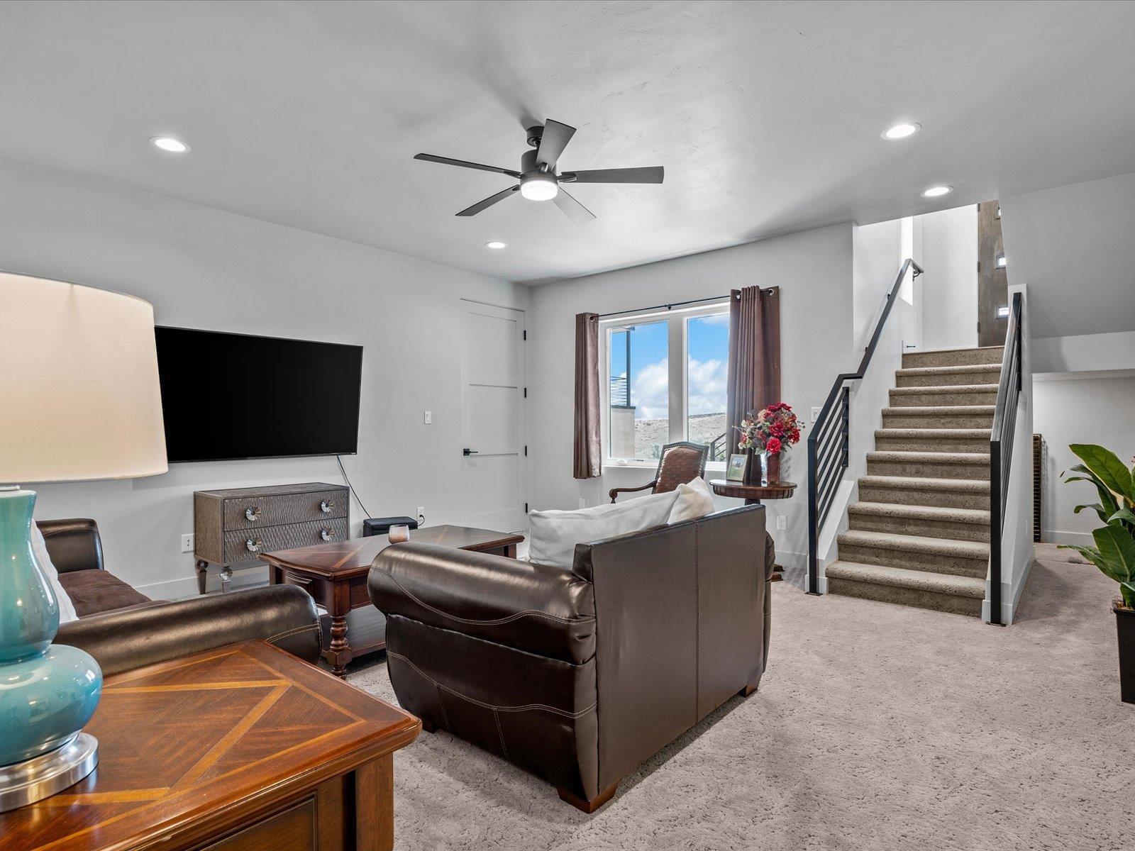 365 W Ridges Boulevard Property Photo 32