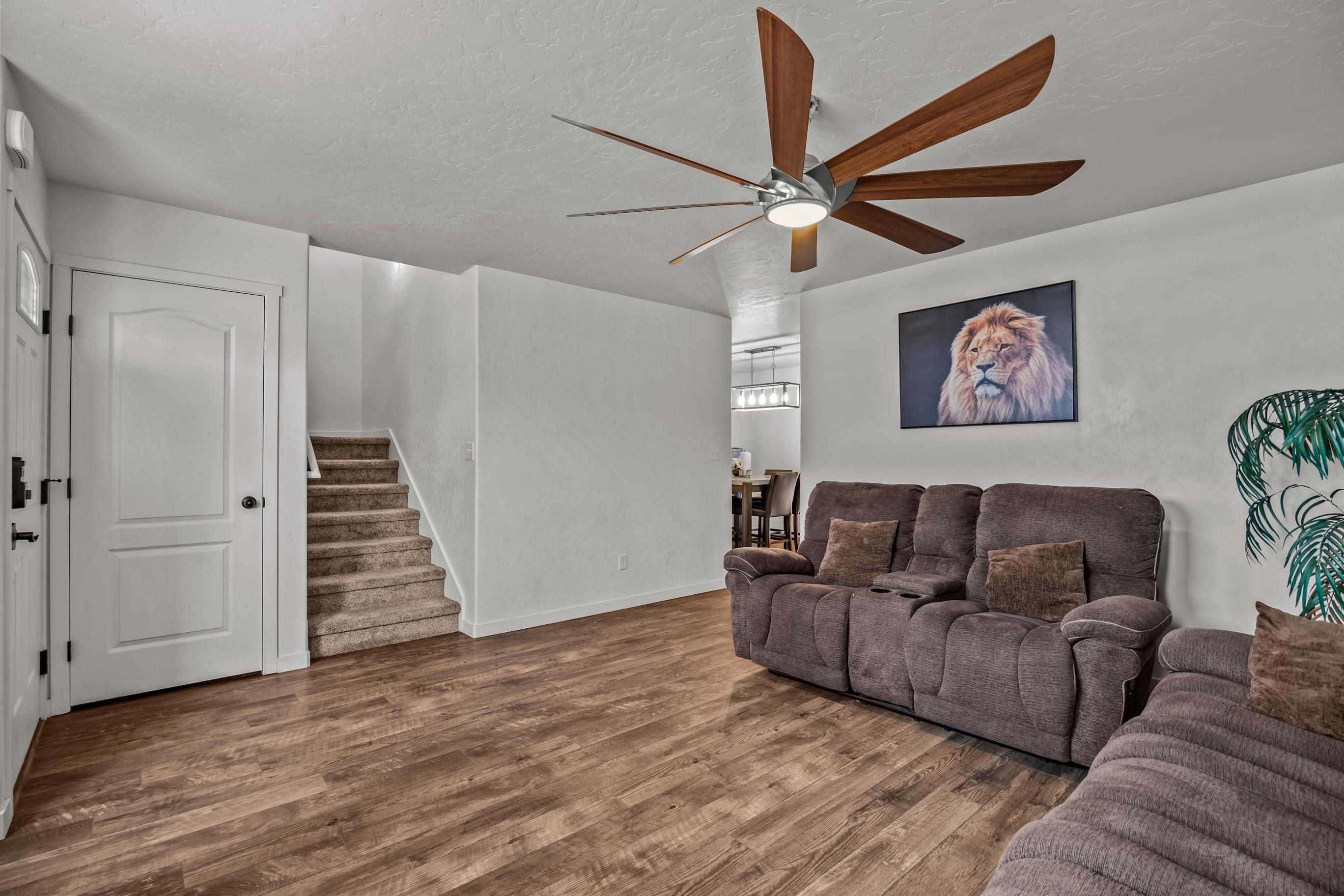 475 El Jardin Lane Property Photo 8