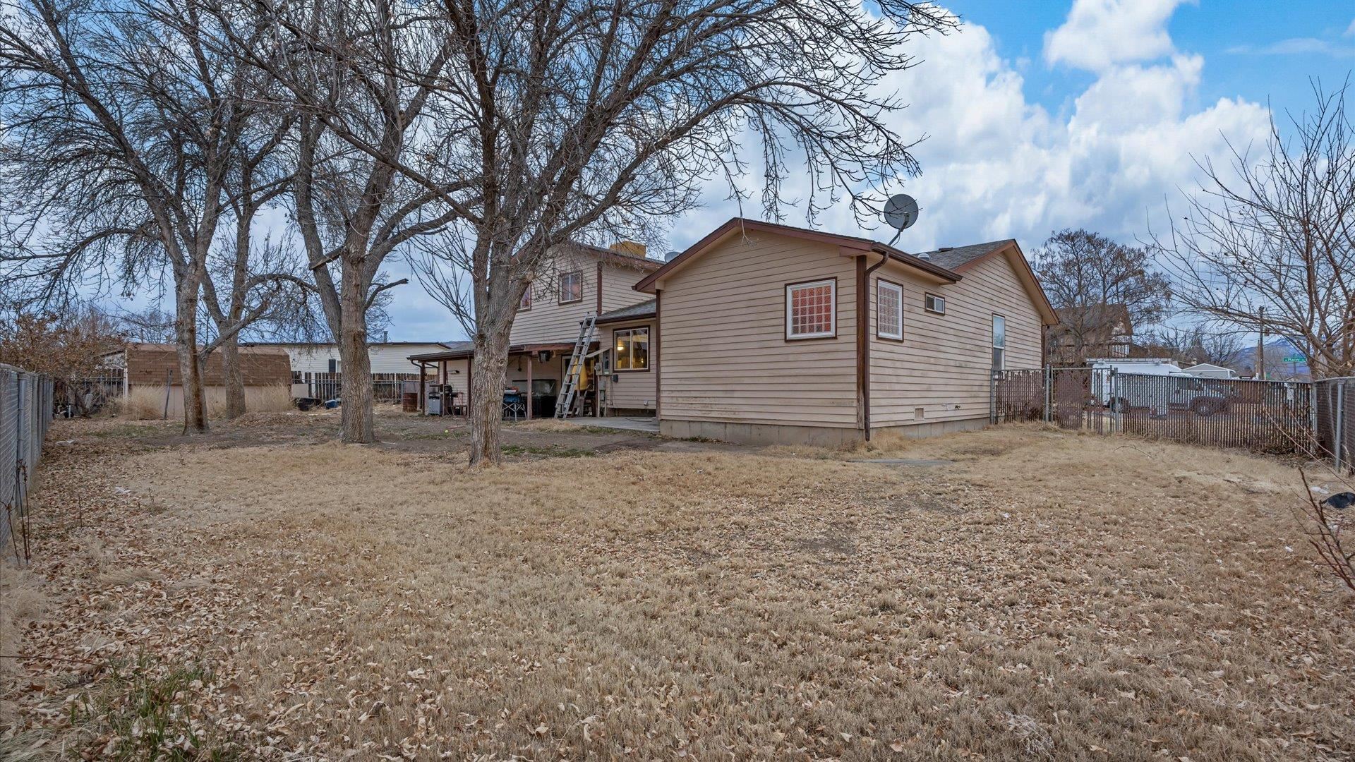 631 N Placer Court Property Photo 4