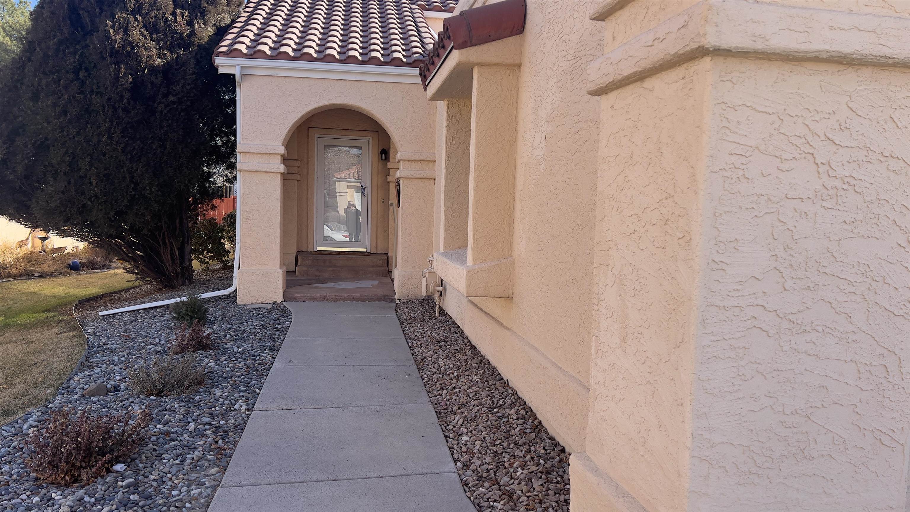 2526 El Corona Drive Property Photo 2