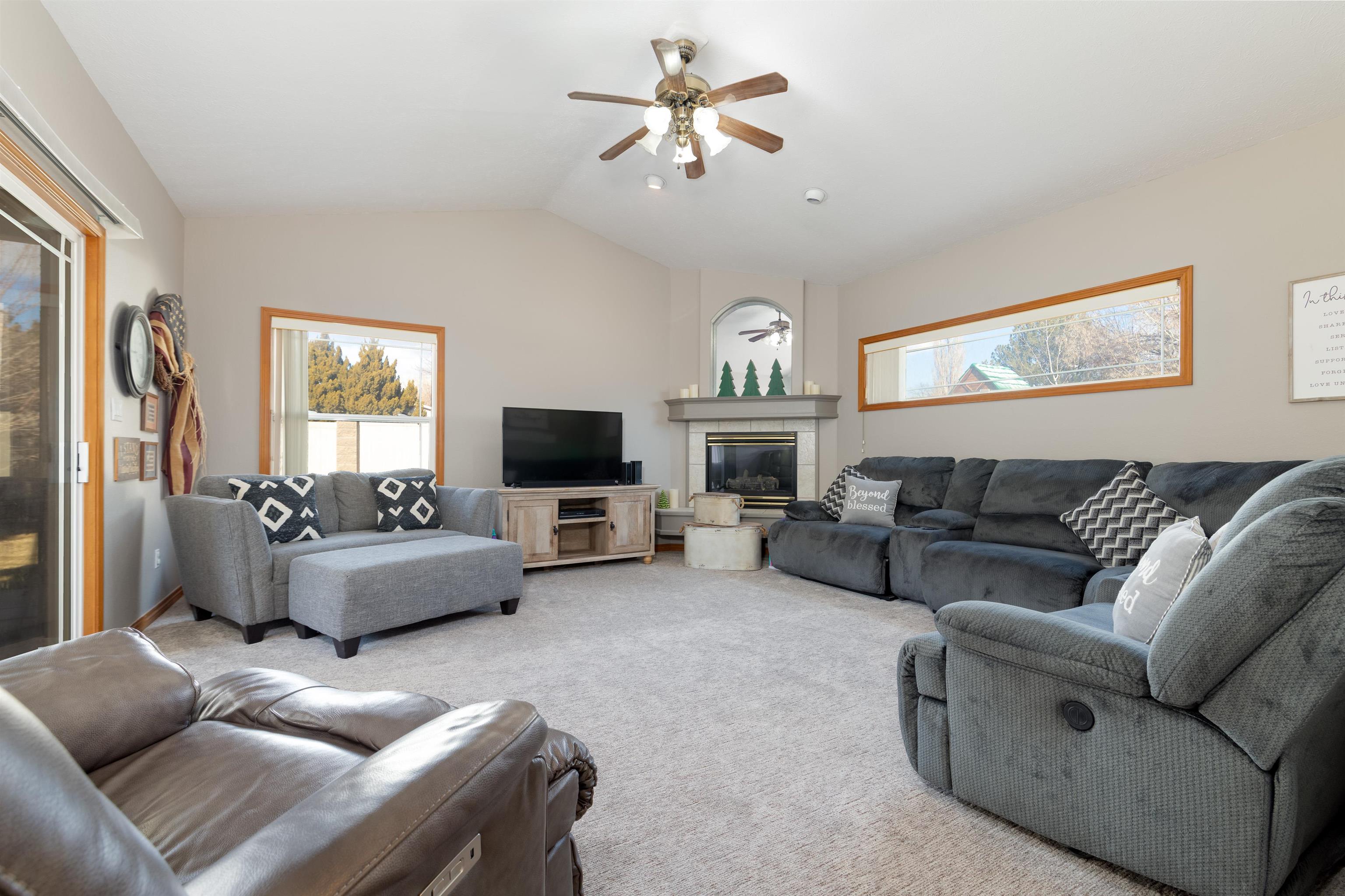 795 Jordanna Road Property Photo 10