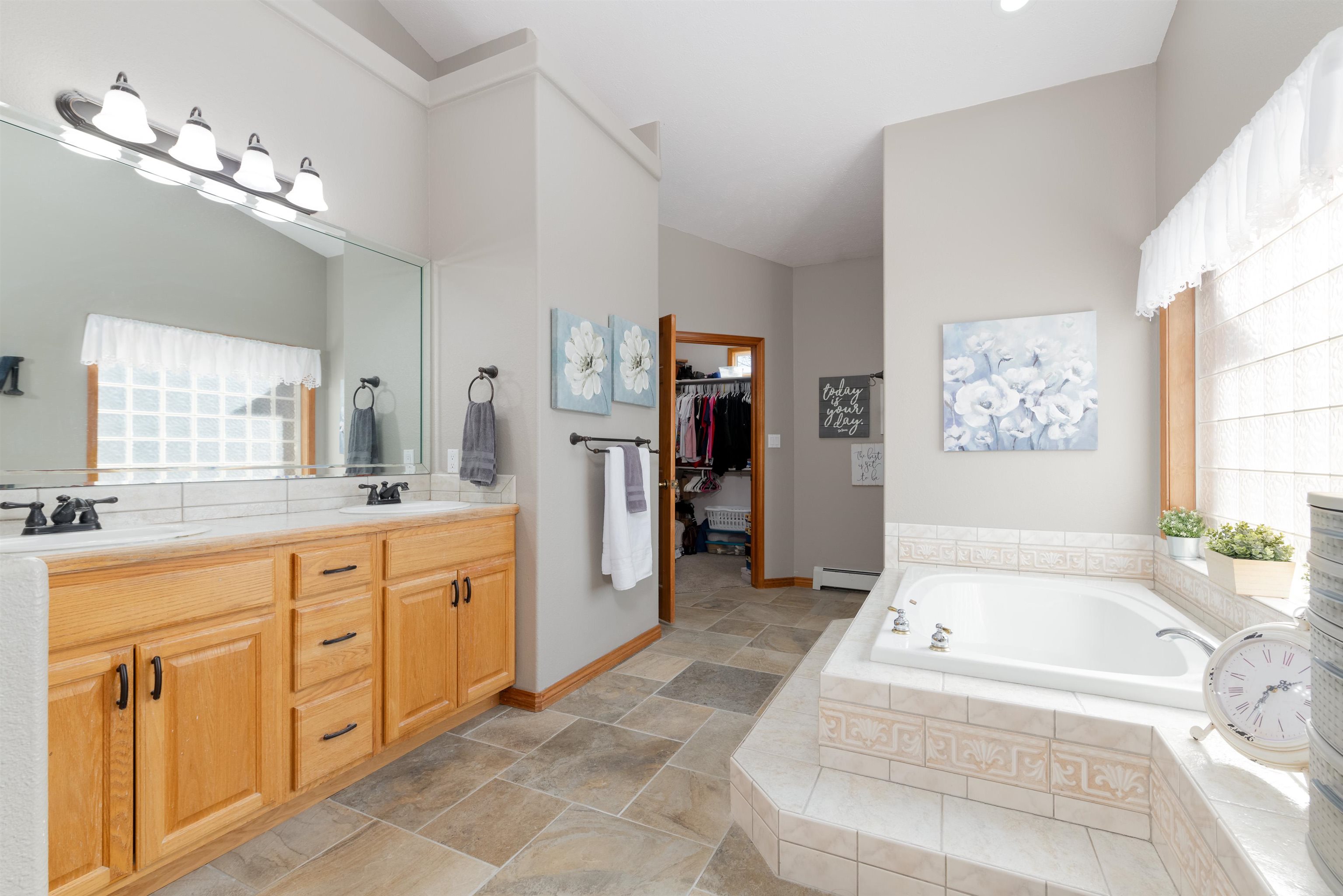 795 Jordanna Road Property Photo 14