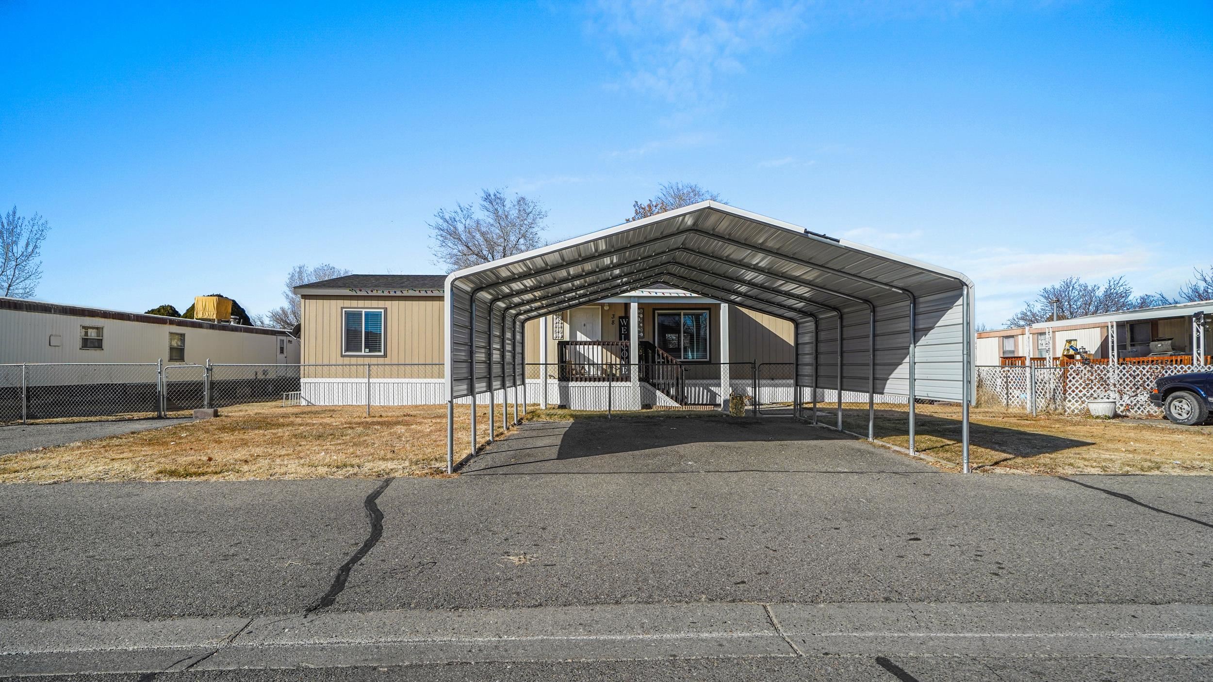 585 25 1/2 Road Property Photo 3