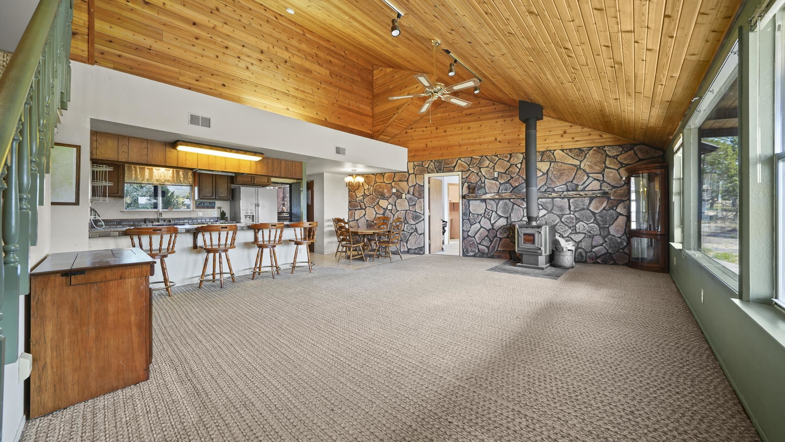 19617 Surface Creek Road Property Photo 9
