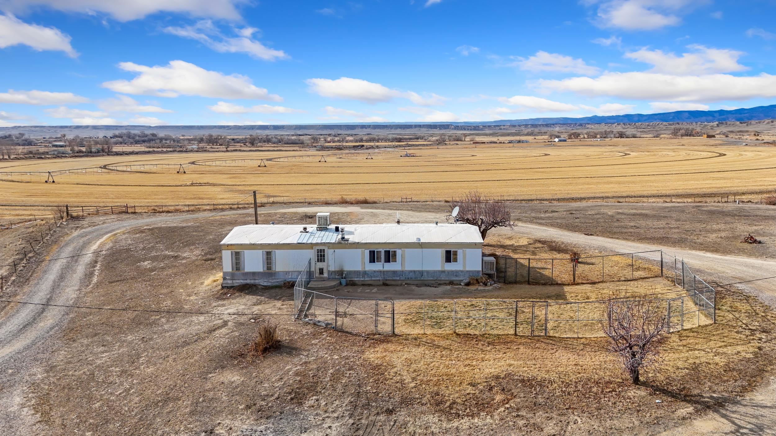 710 S Road Property Photo 4