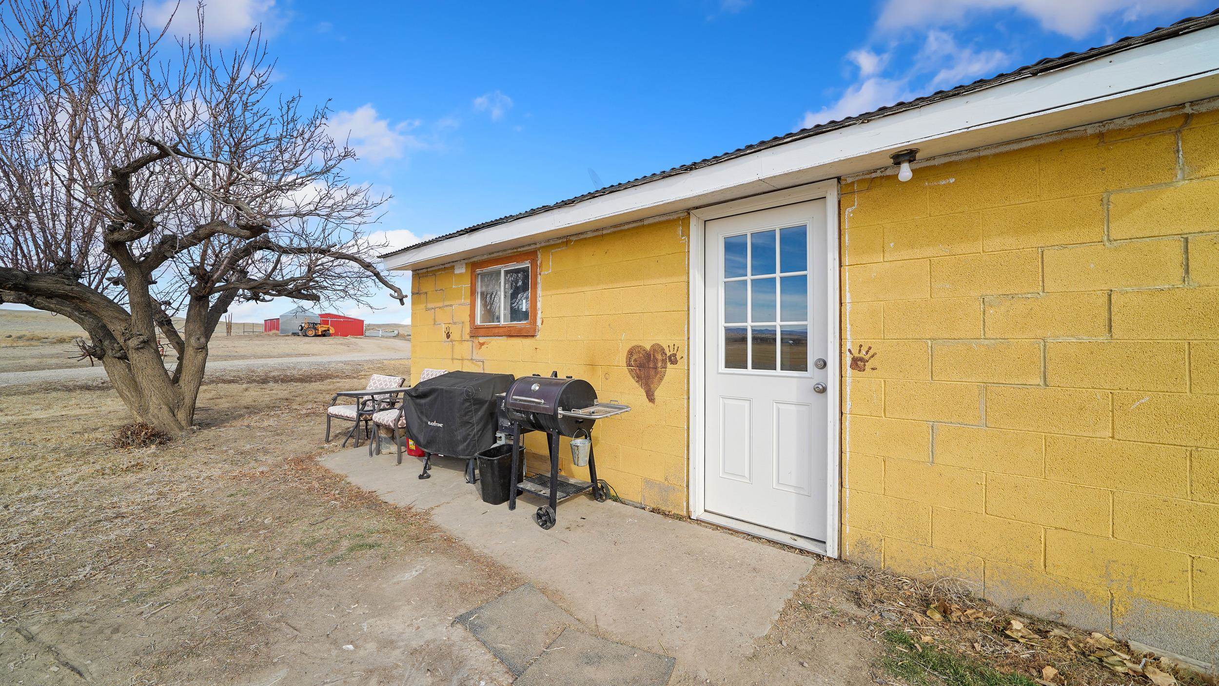710 S Road Property Photo 12