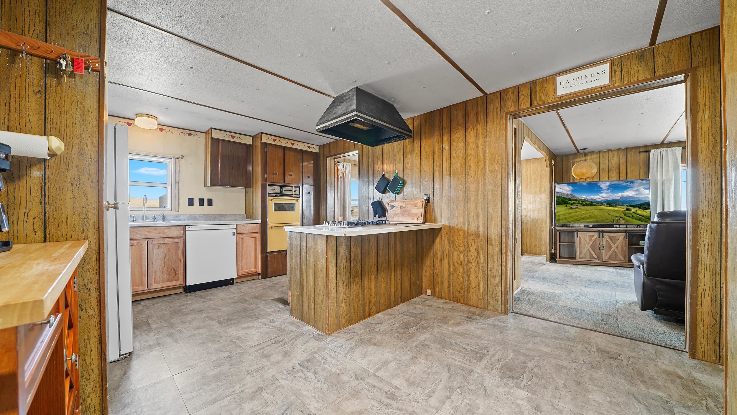 710 S Road Property Photo 13
