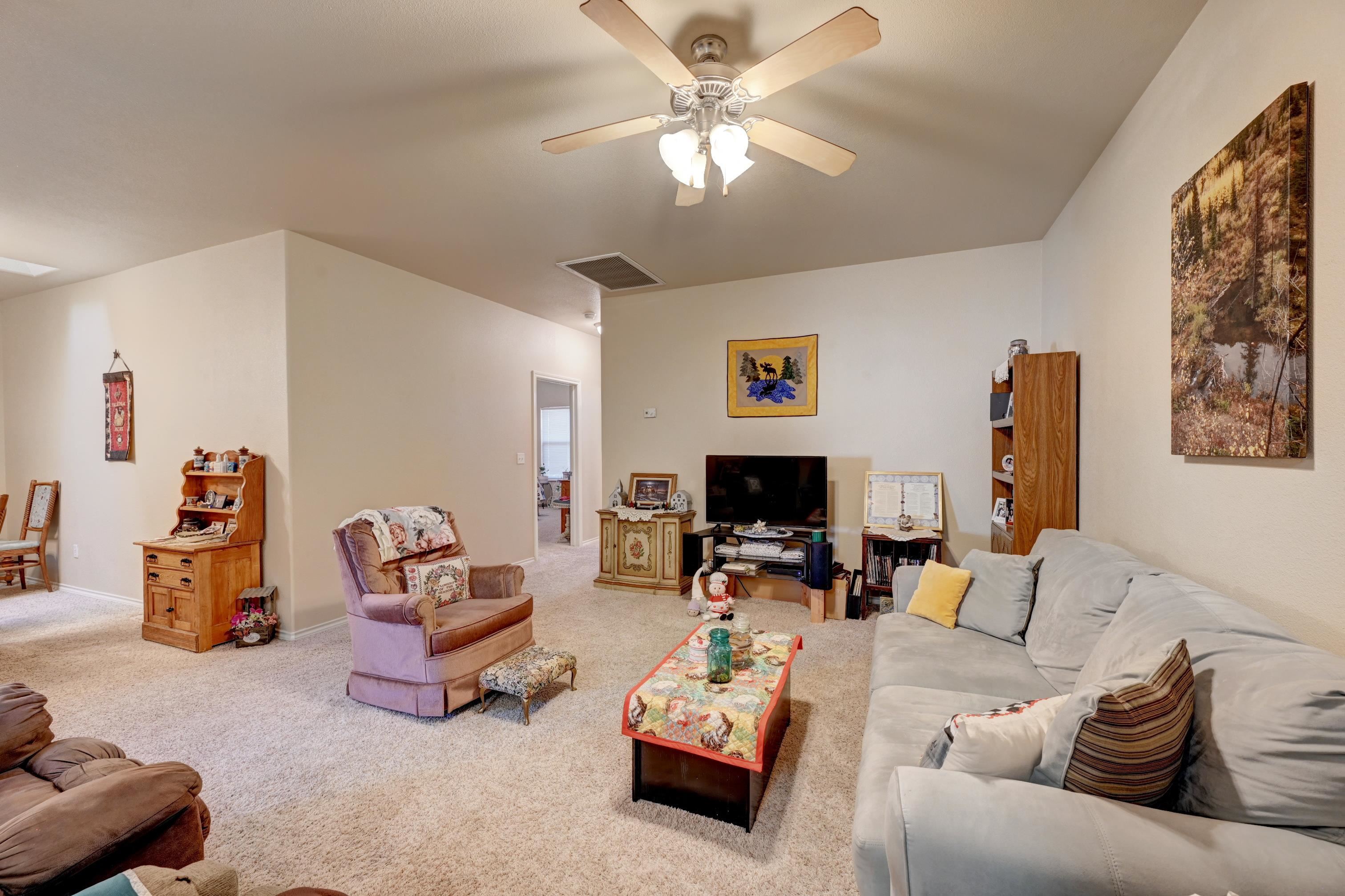 580 1/2 Willoughby Street Property Photo 2