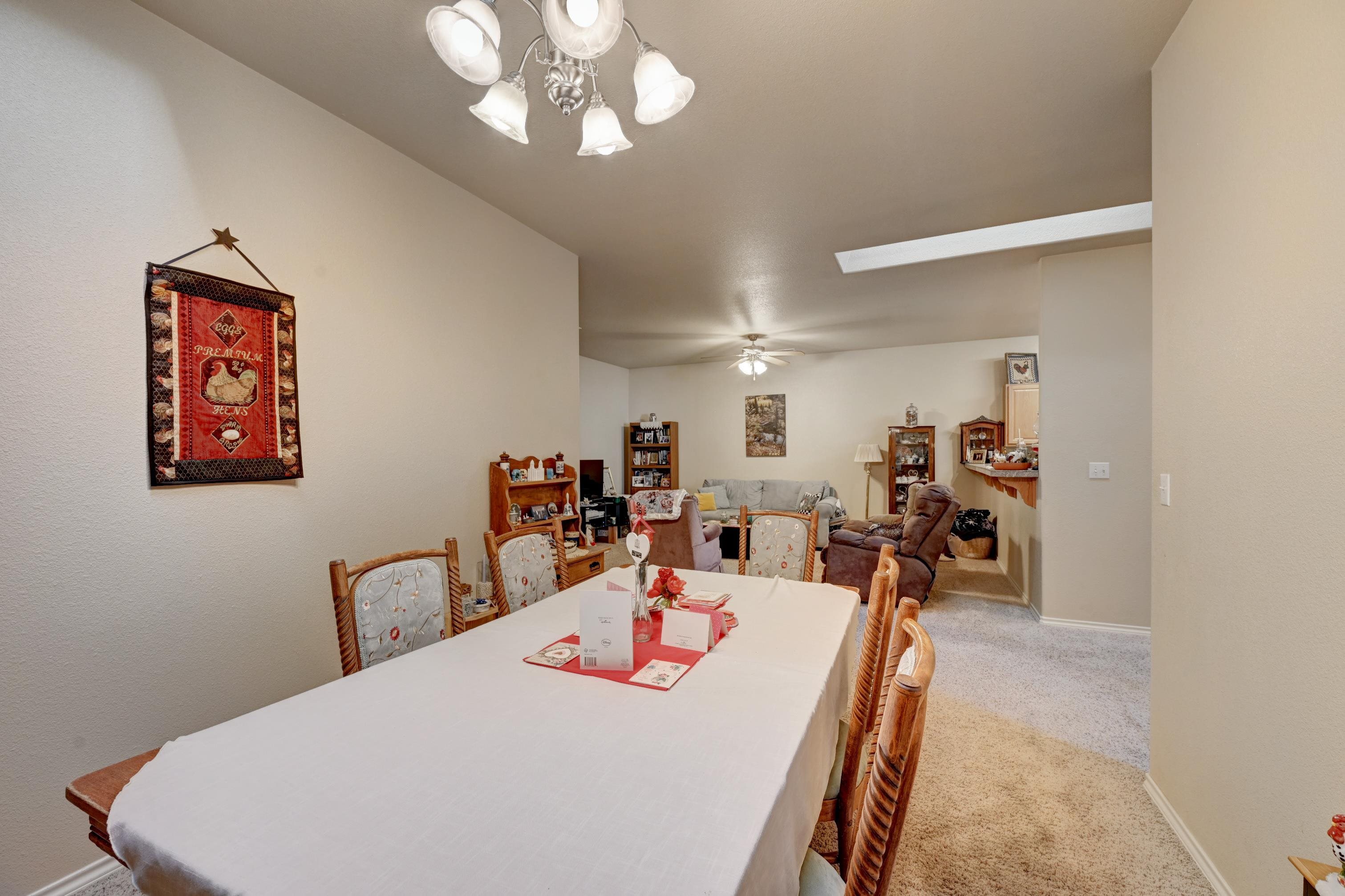 580 1/2 Willoughby Street Property Photo 12