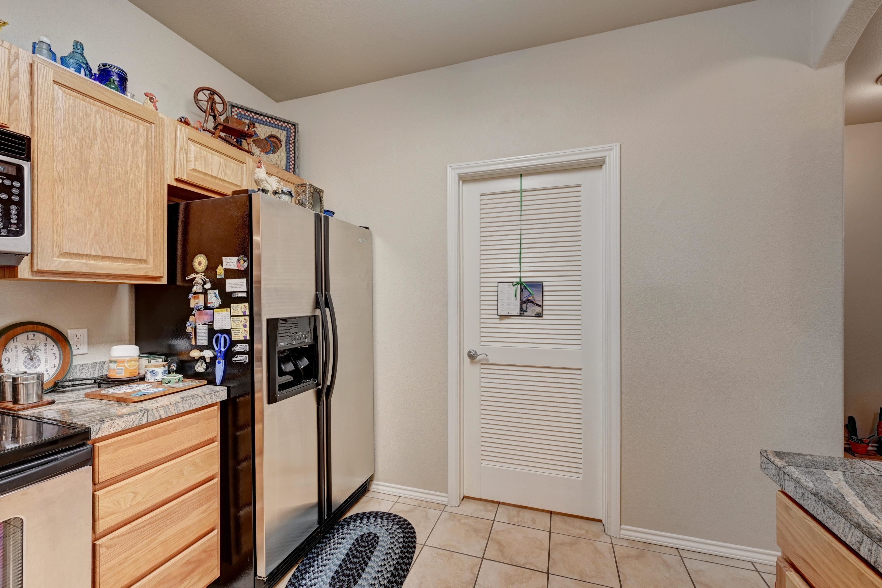 580 1/2 Willoughby Street Property Photo 15