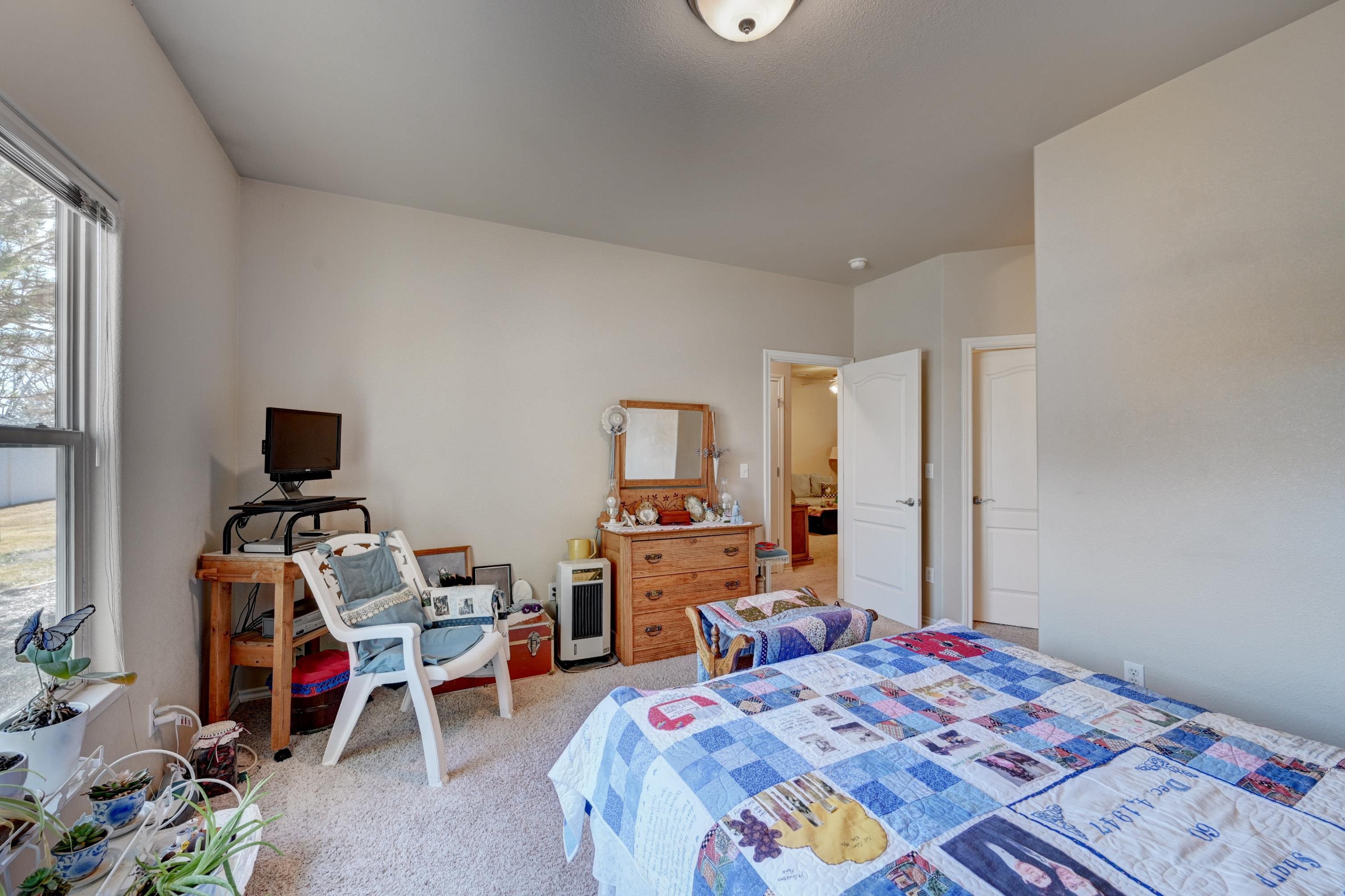 580 1/2 Willoughby Street Property Photo 18