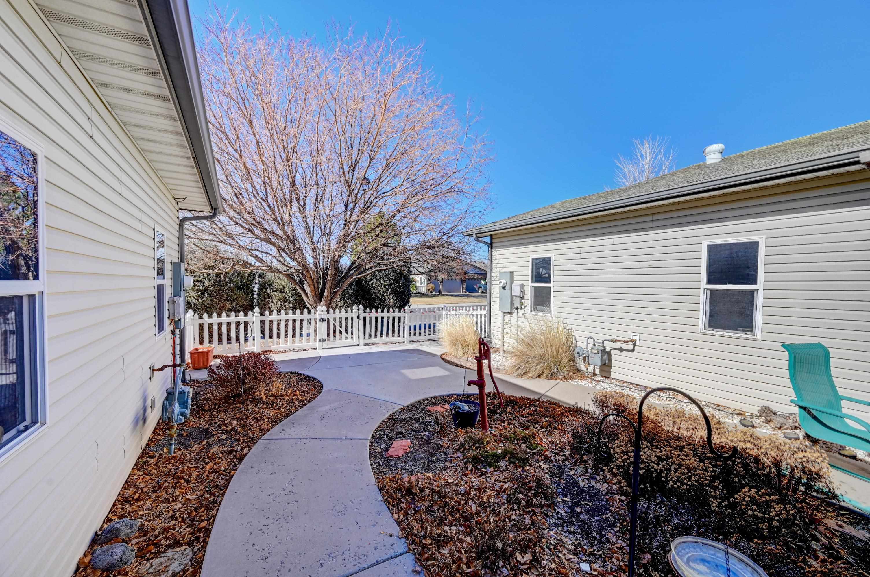 580 1/2 Willoughby Street Property Photo 30
