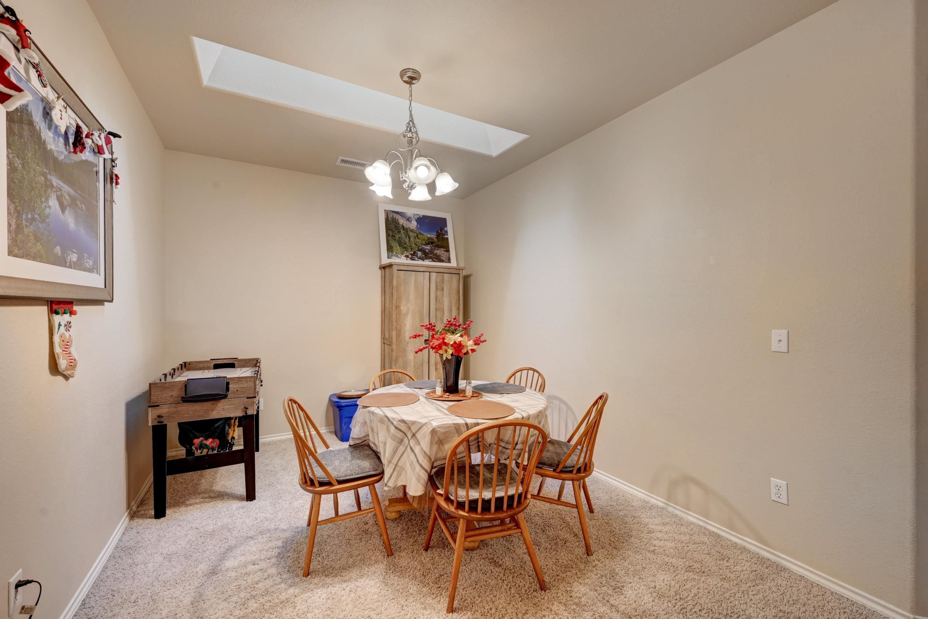 582 Willoughby Street Property Photo 3