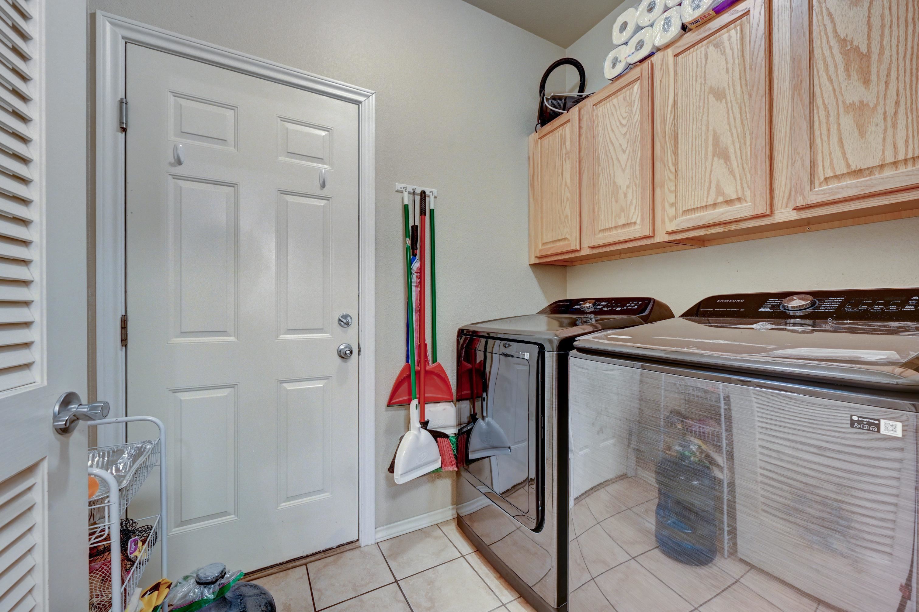 582 Willoughby Street Property Photo 15