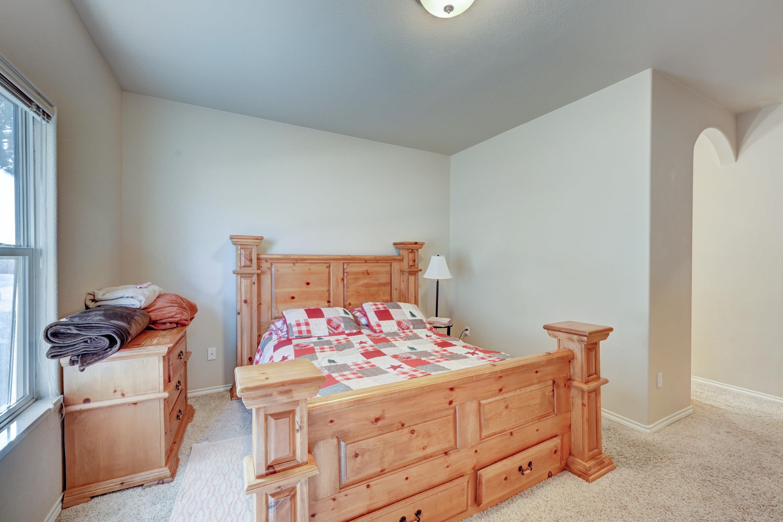 582 Willoughby Street Property Photo 16