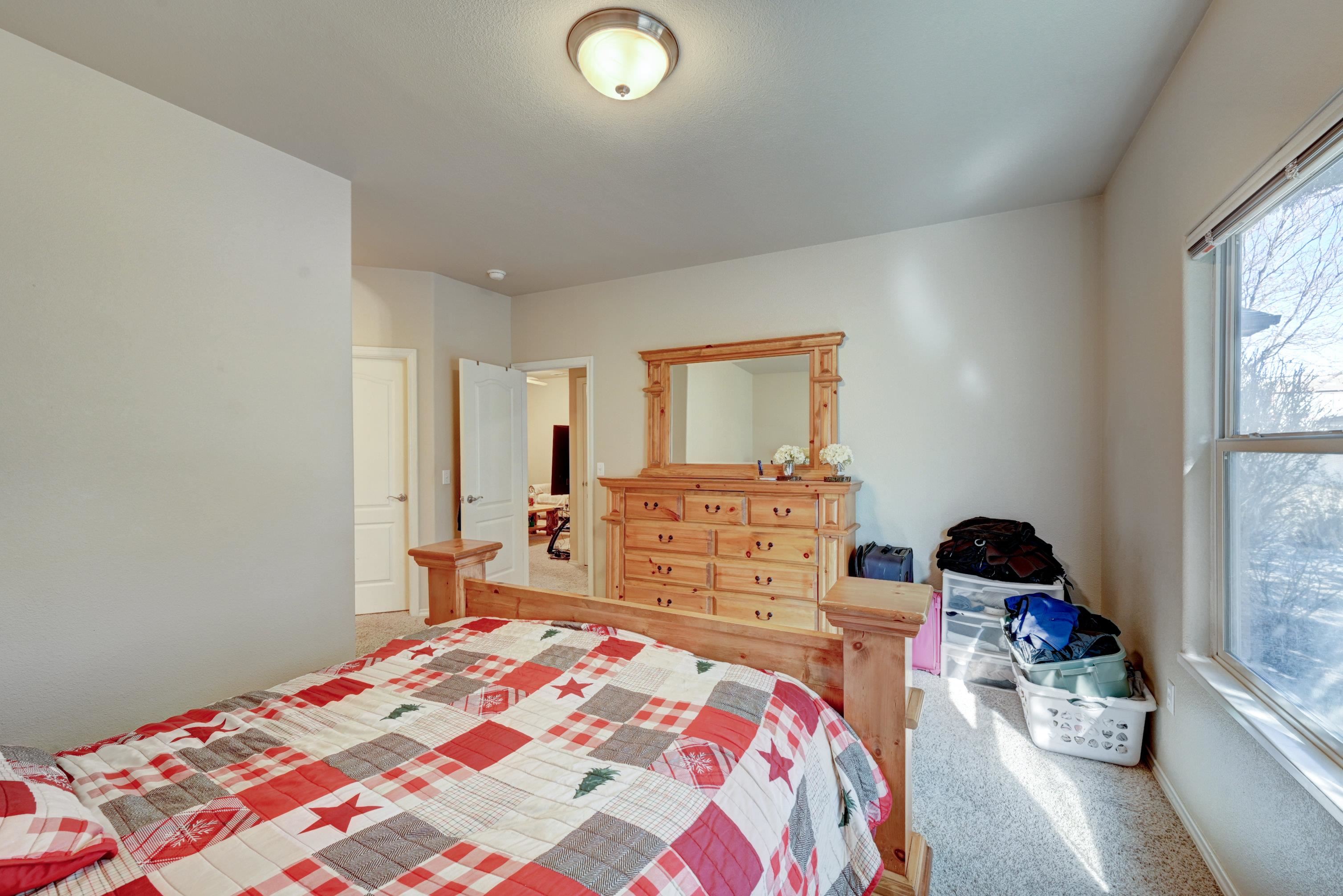 582 Willoughby Street Property Photo 18