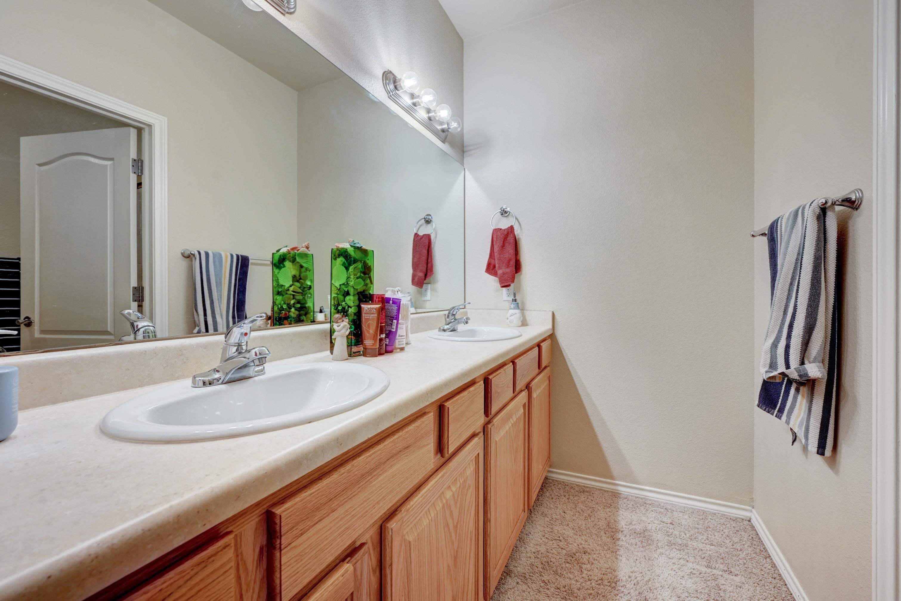 582 Willoughby Street Property Photo 19