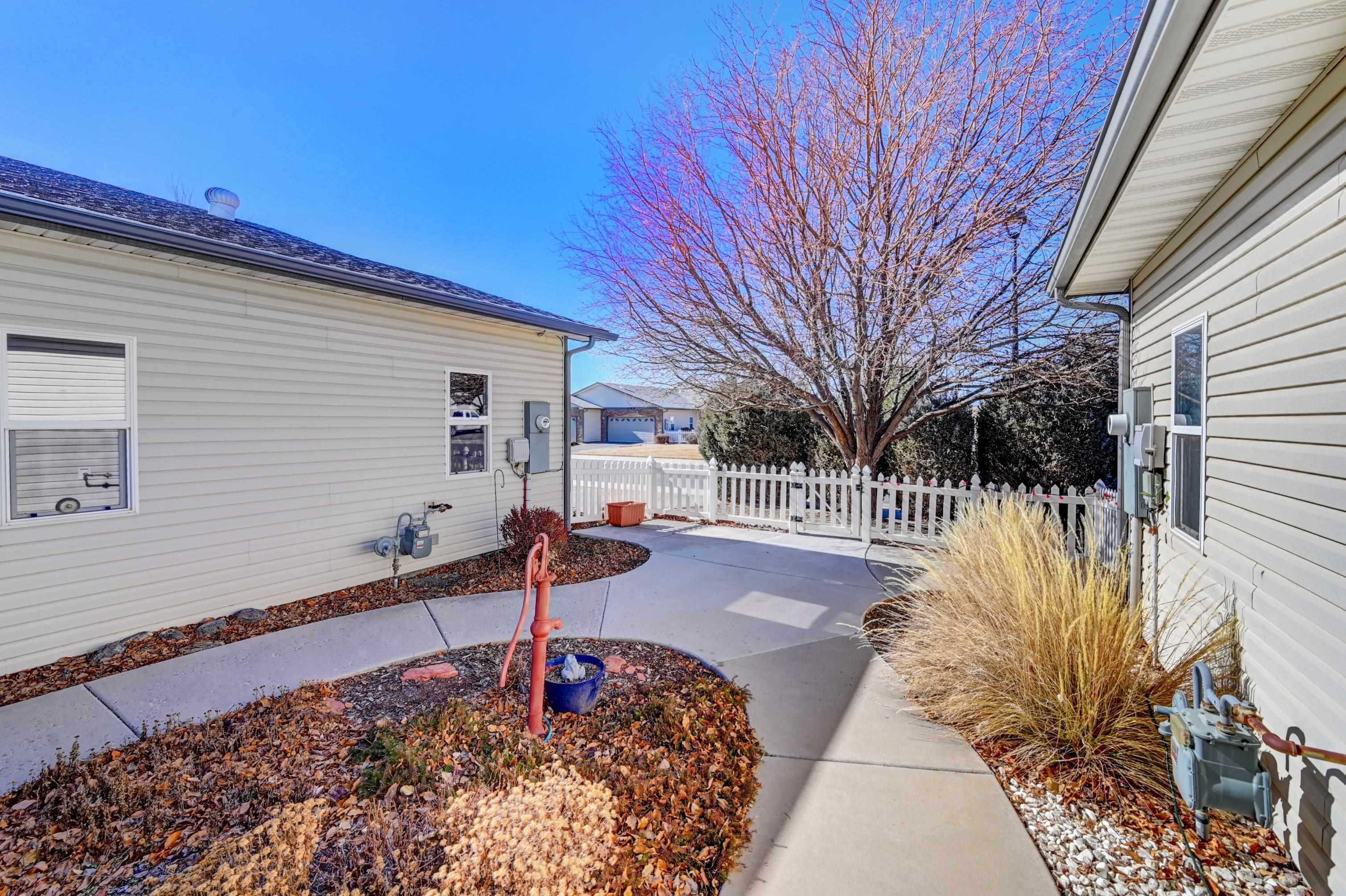 582 Willoughby Street Property Photo 27