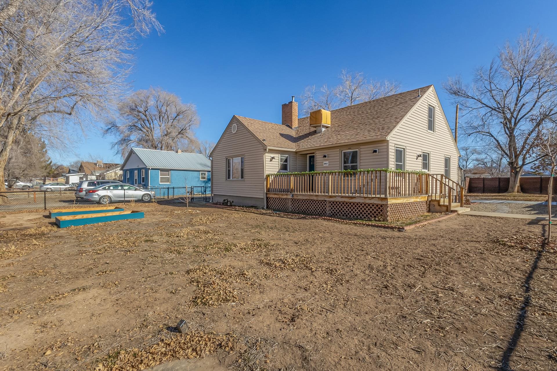 1860 Palisade Street Property Photo 2