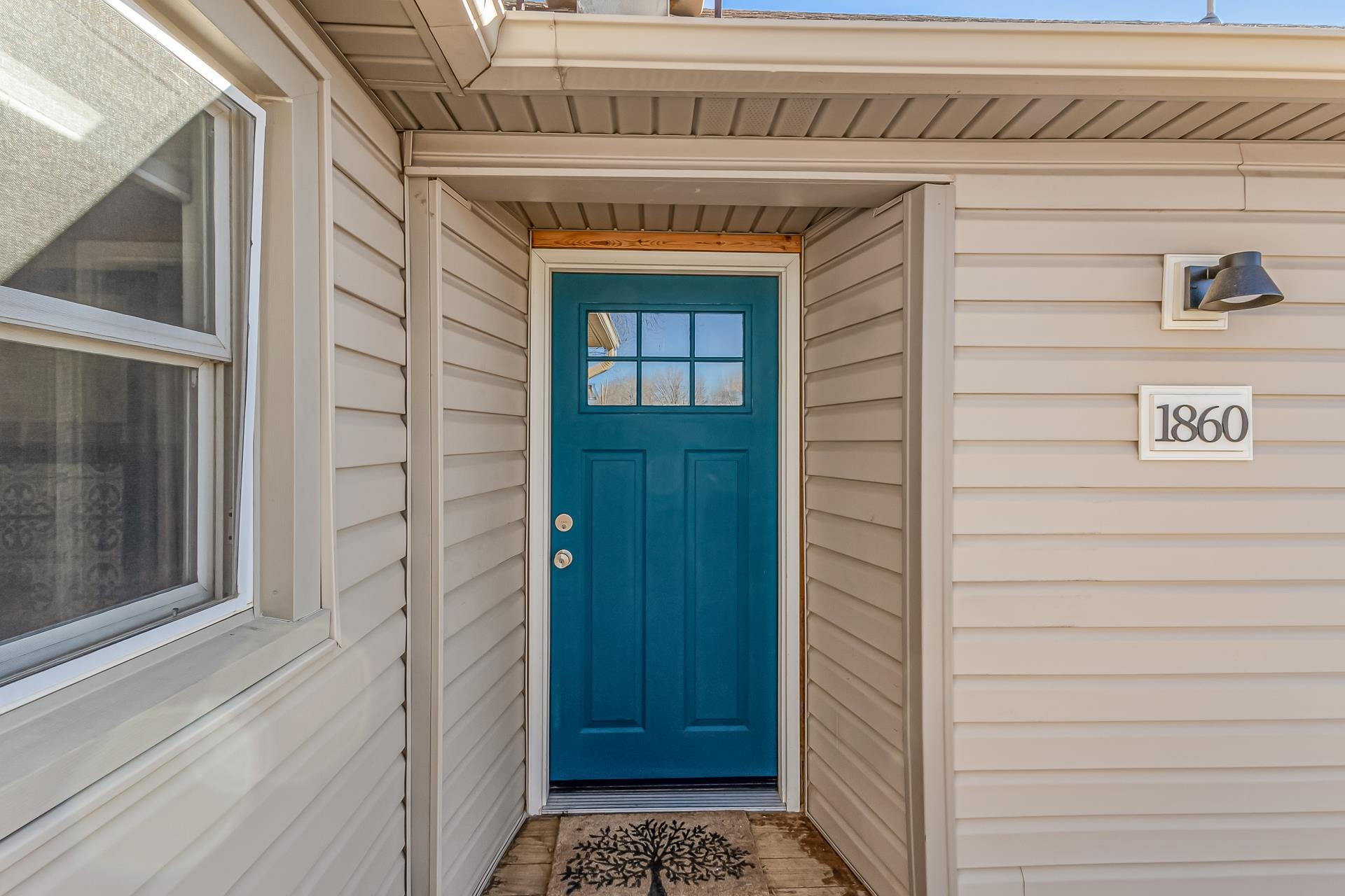 1860 Palisade Street Property Photo 4
