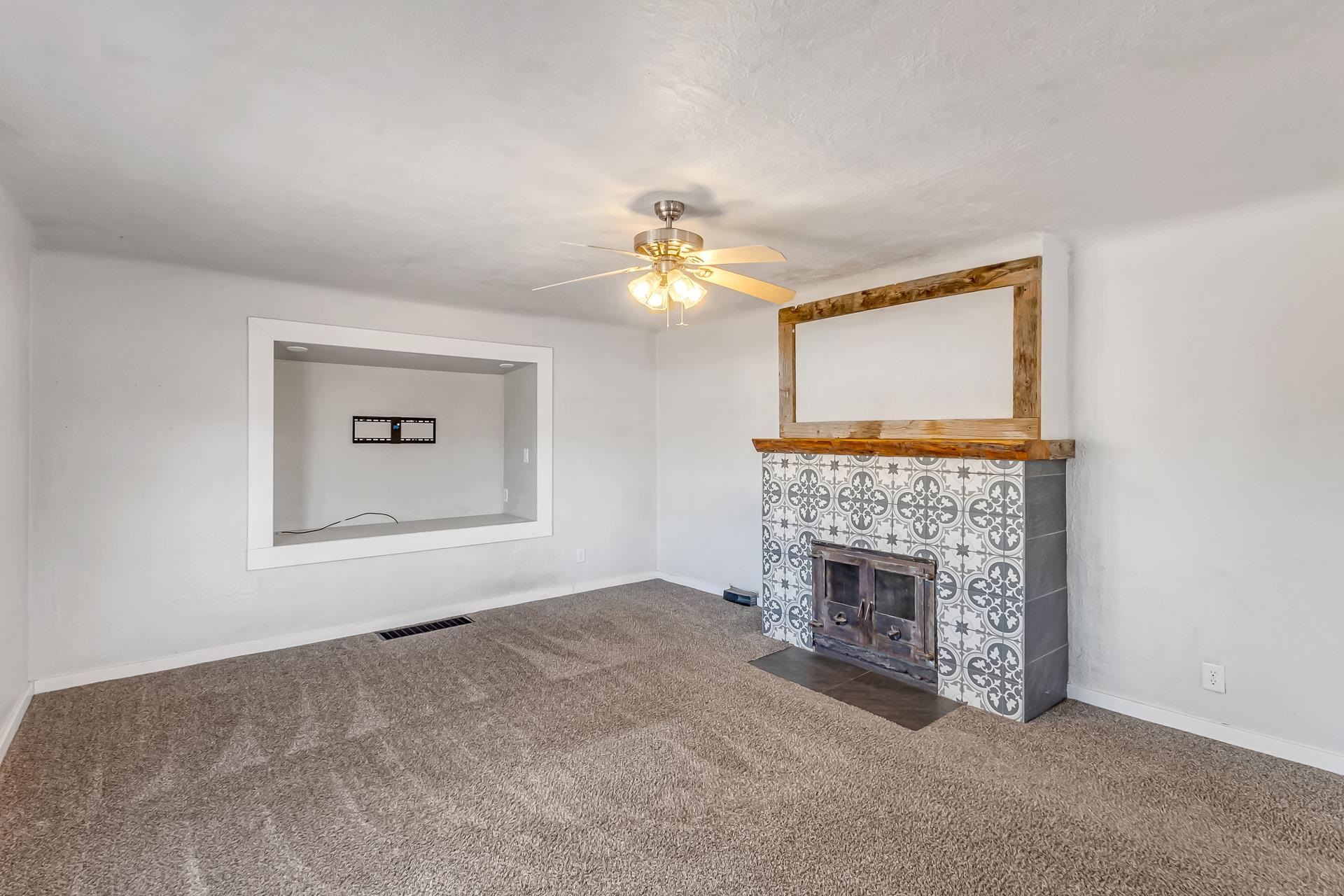 1860 Palisade Street Property Photo 7