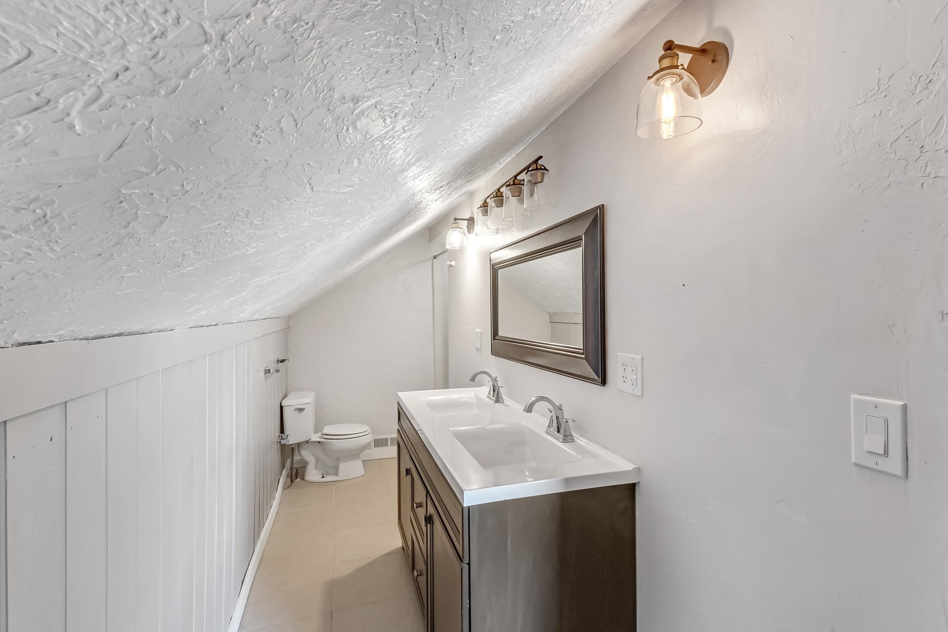 1860 Palisade Street Property Photo 24