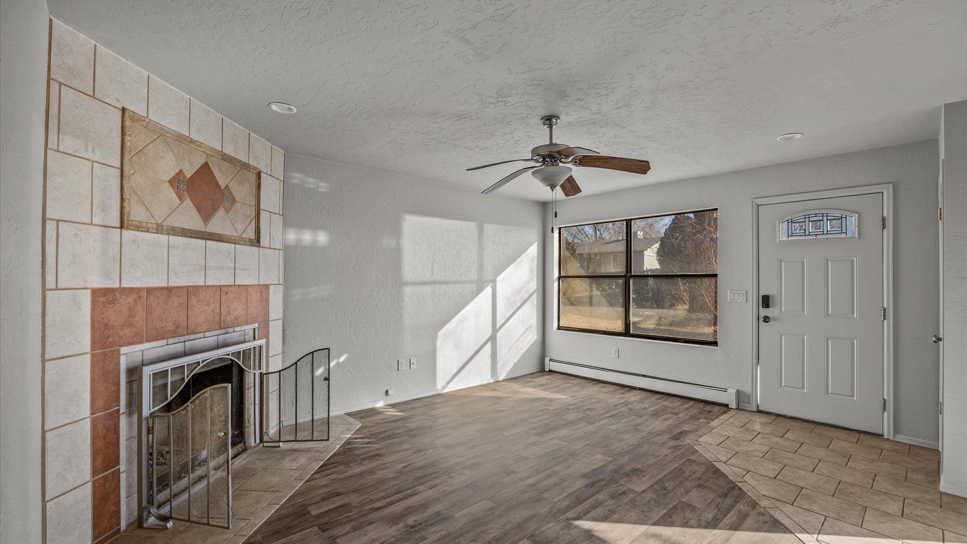 463 Greenleaf Drive Property Photo 4