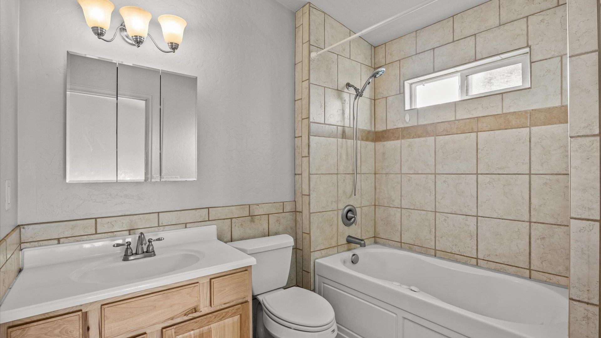 463 Greenleaf Drive Property Photo 7