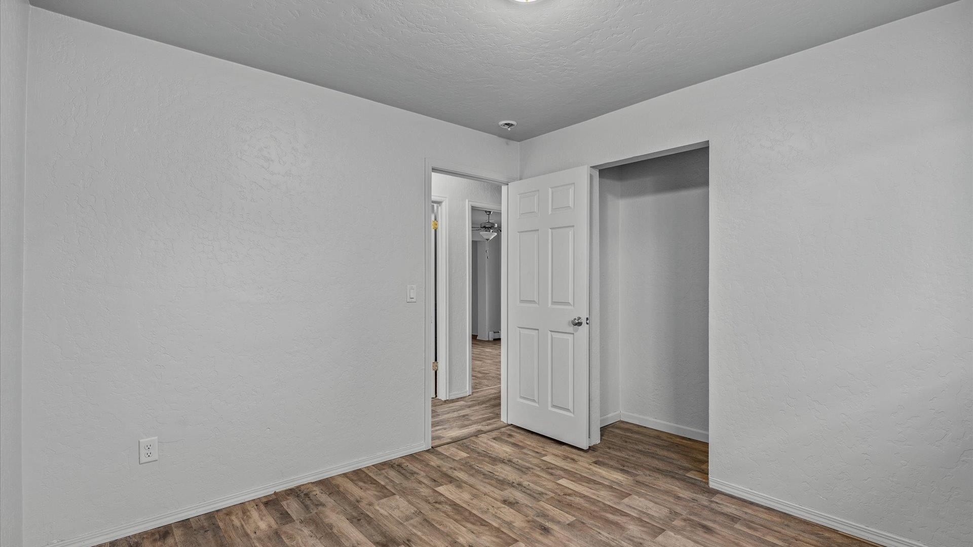 463 Greenleaf Drive Property Photo 9