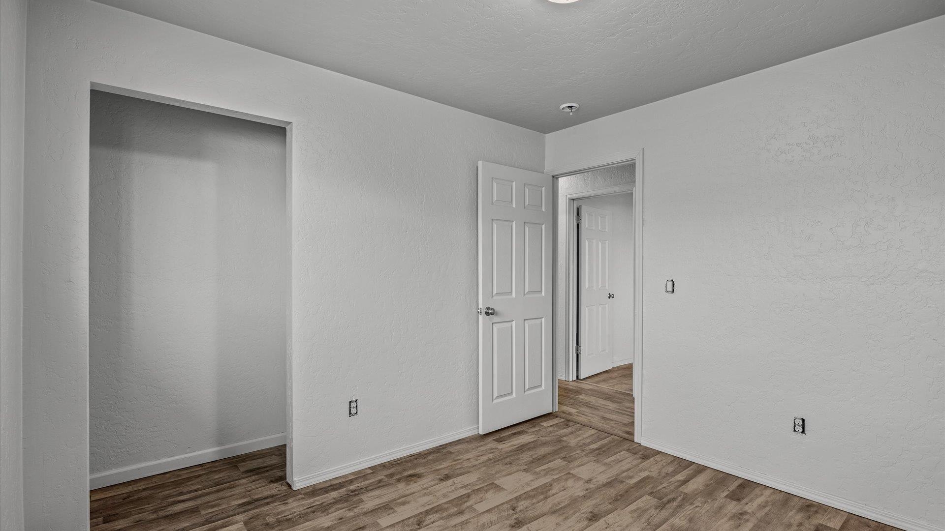 463 Greenleaf Drive Property Photo 10