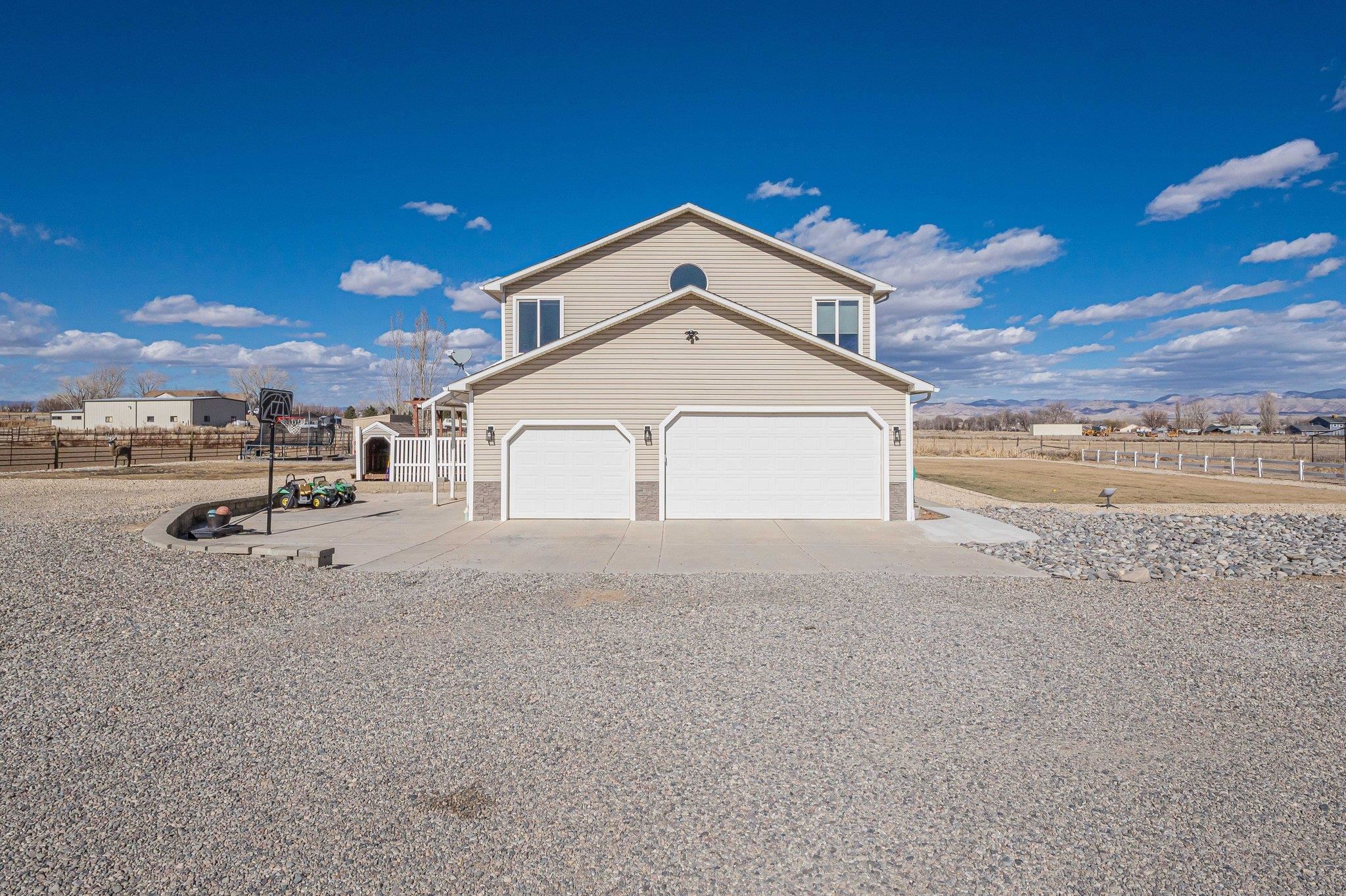 1255 12 1/2 Road Property Photo 2