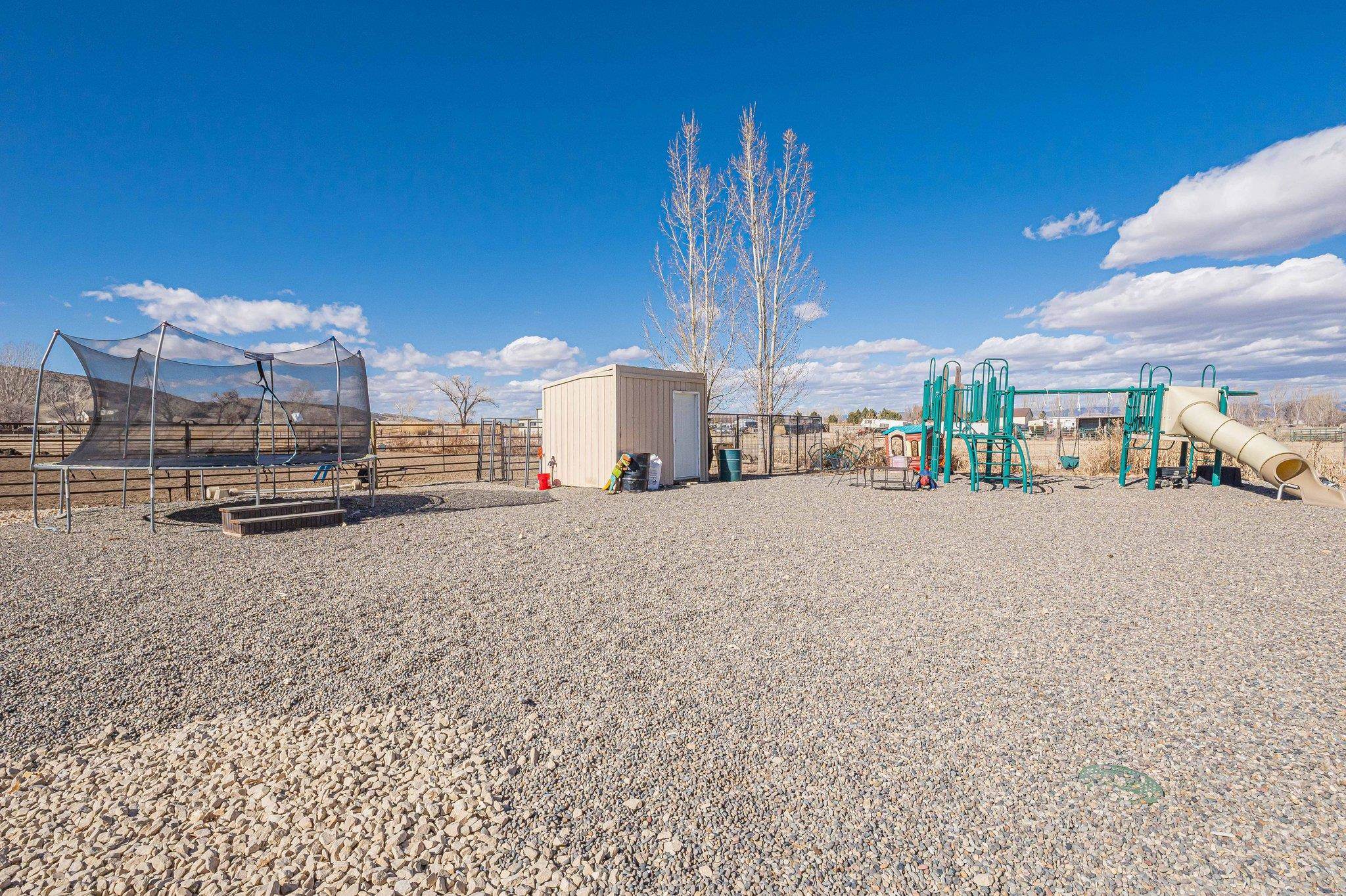 1255 12 1/2 Road Property Photo 8