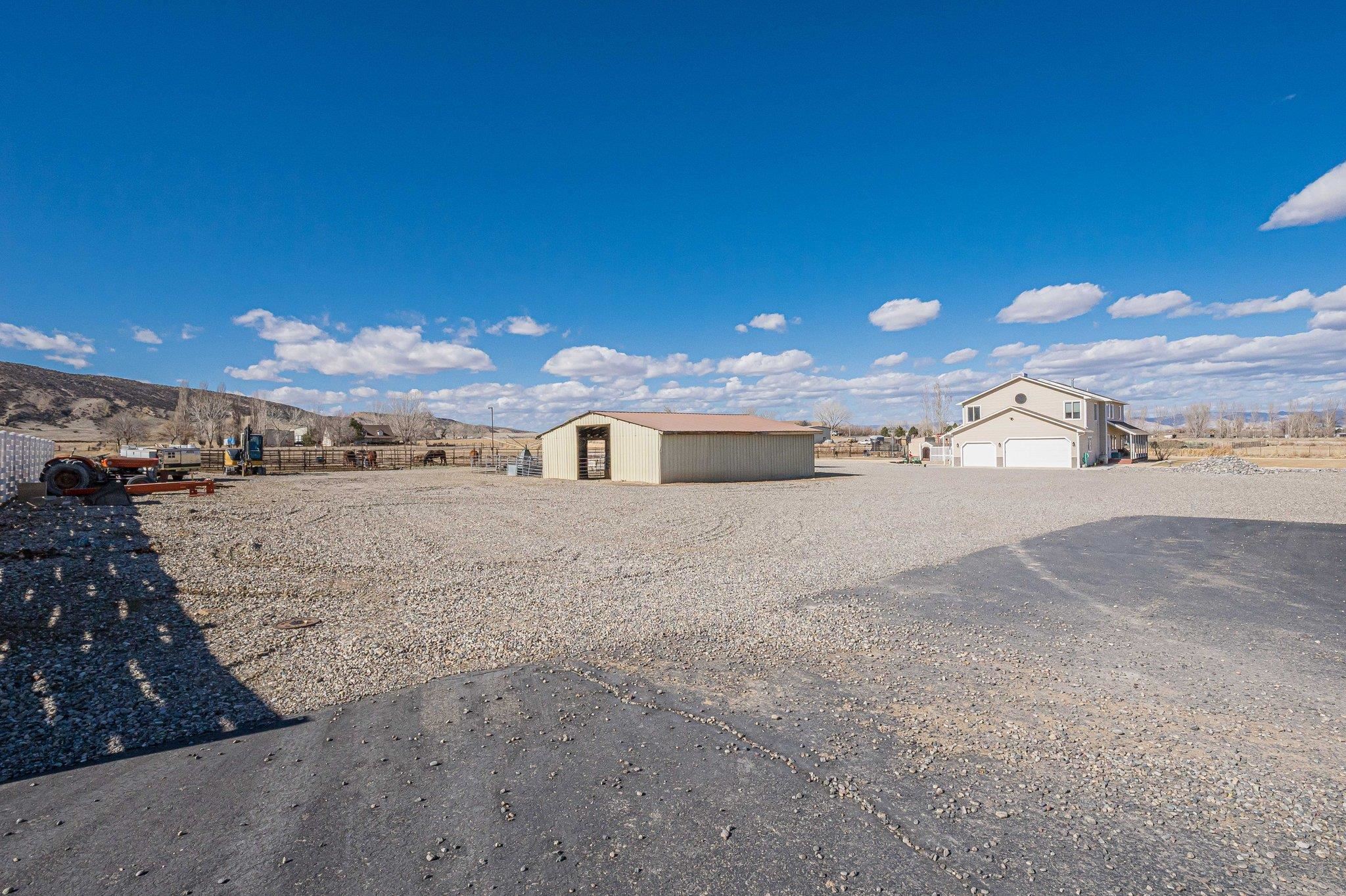 1255 12 1/2 Road Property Photo 14