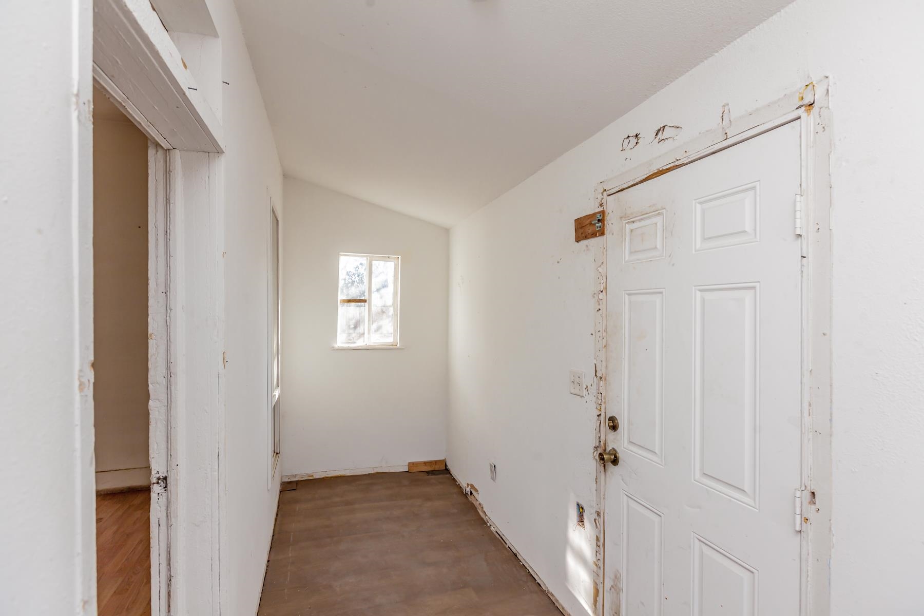 242 Pitkin Avenue Property Photo 4