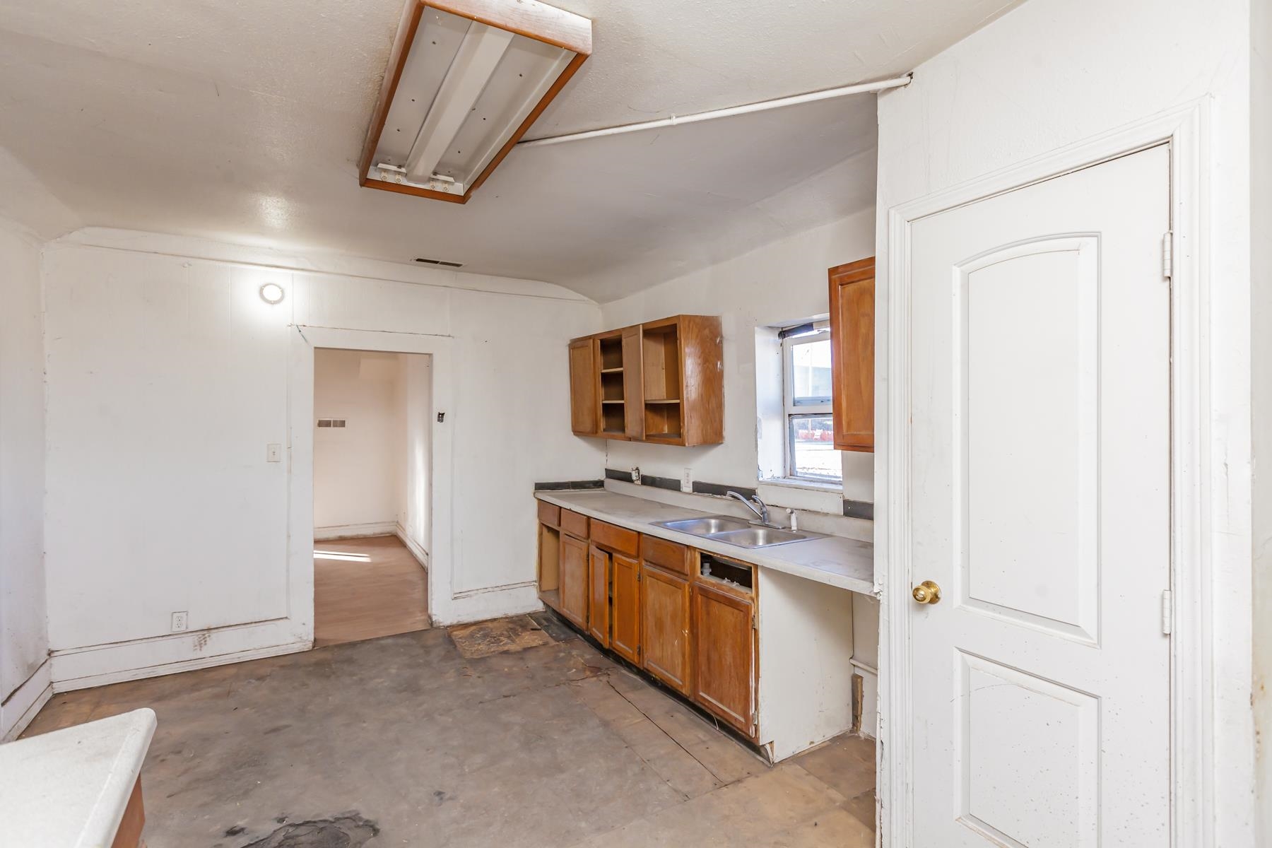 242 Pitkin Avenue Property Photo 7