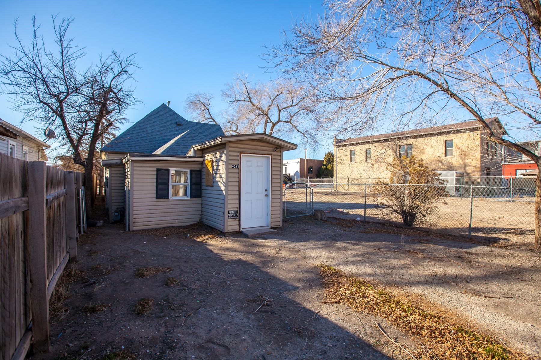 242 Pitkin Avenue Property Photo 10