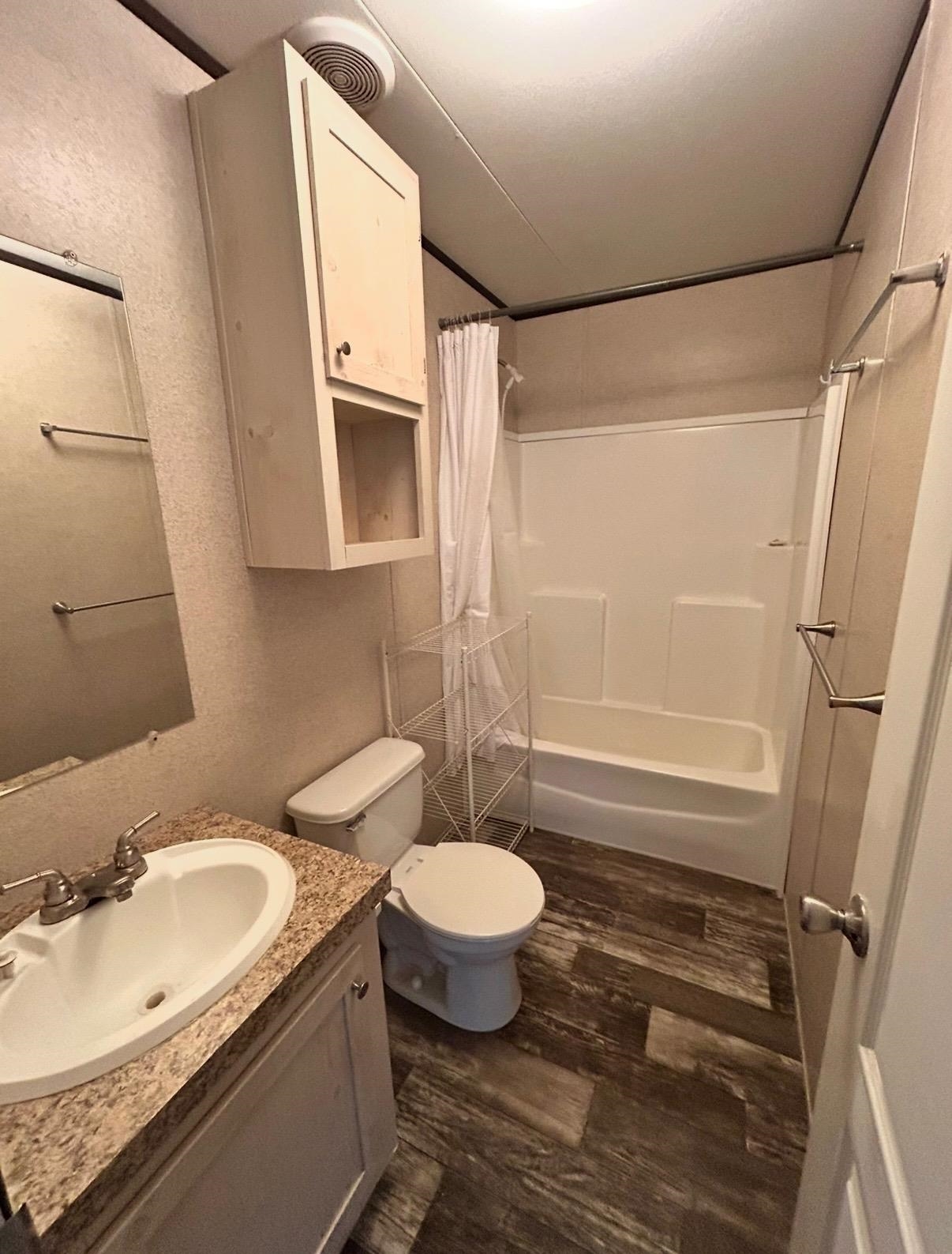 3251 E Road Property Photo 5