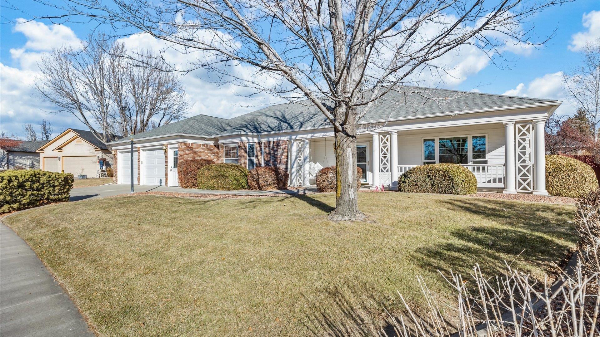 674 Moonridge Circle Property Photo 3