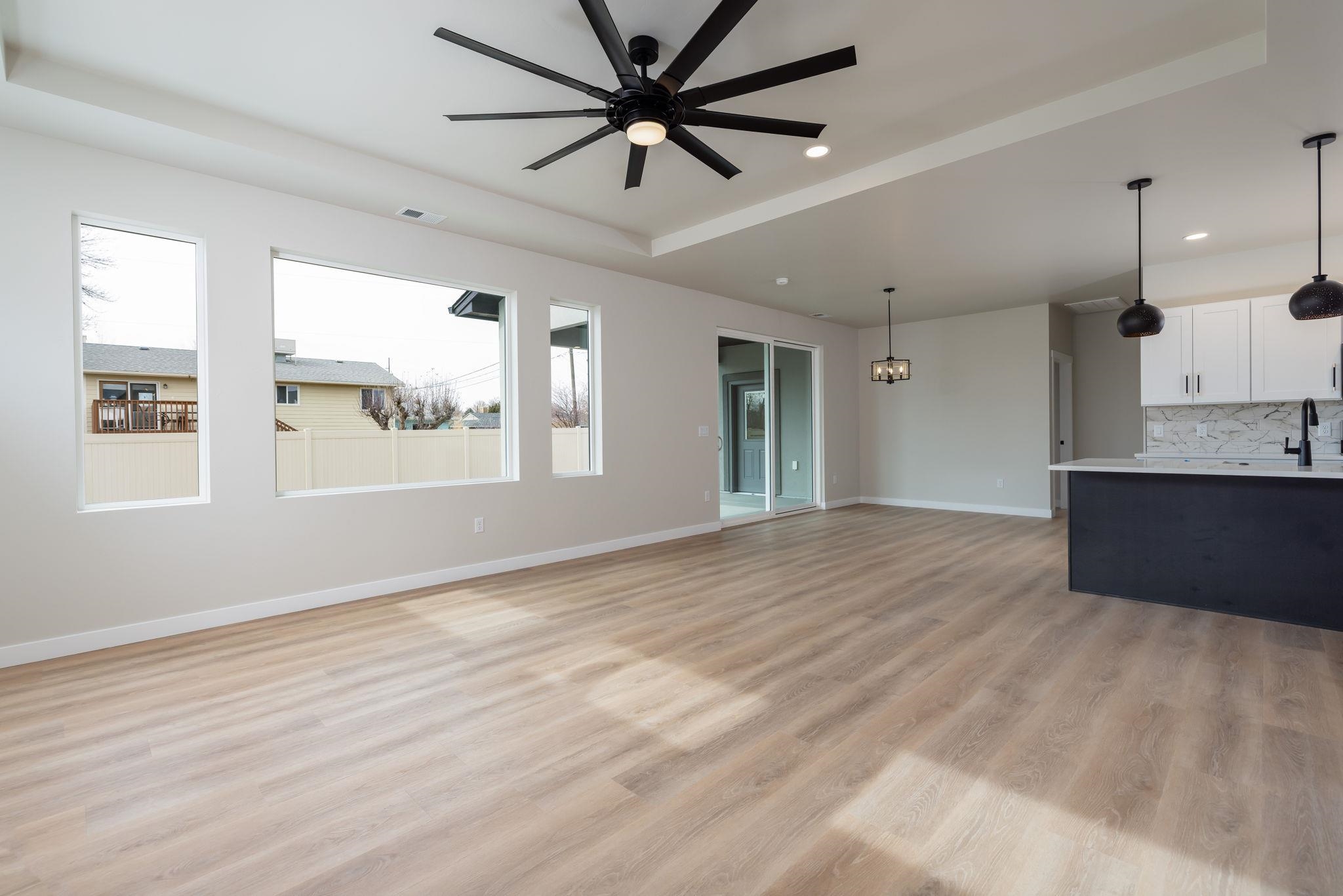 513 Desert Peach Street Property Photo 15