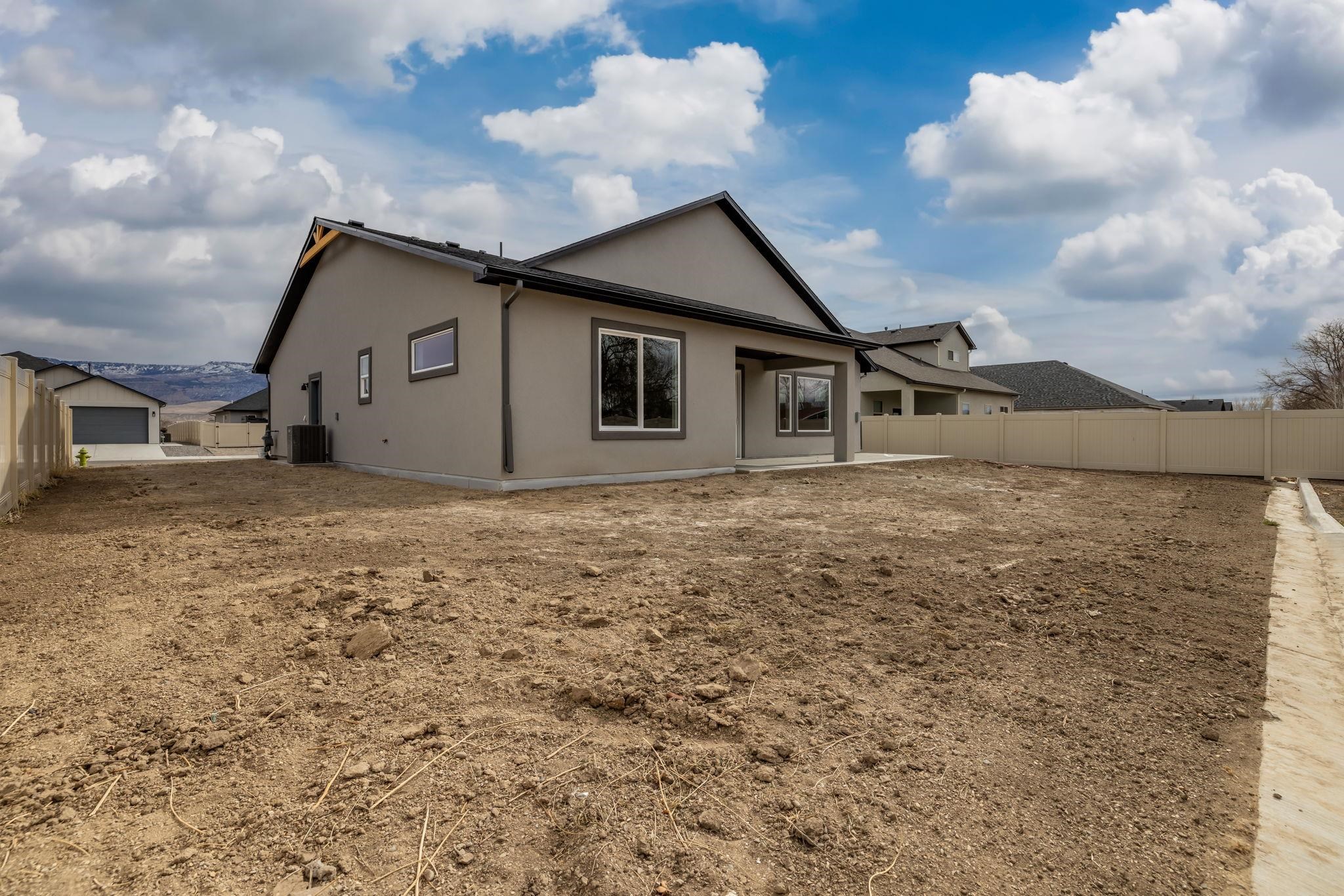 513 Desert Peach Street Property Photo 26