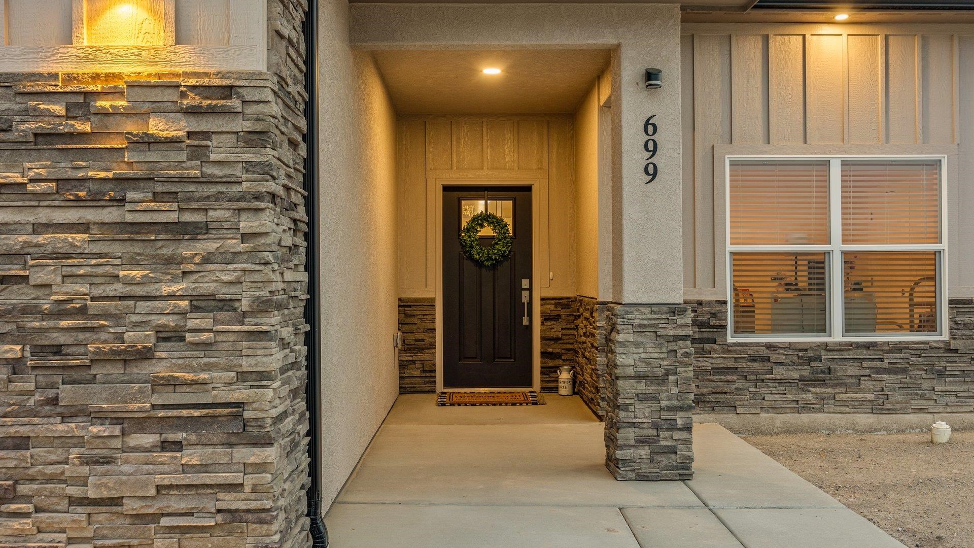 699 Anela Lane Property Photo 3