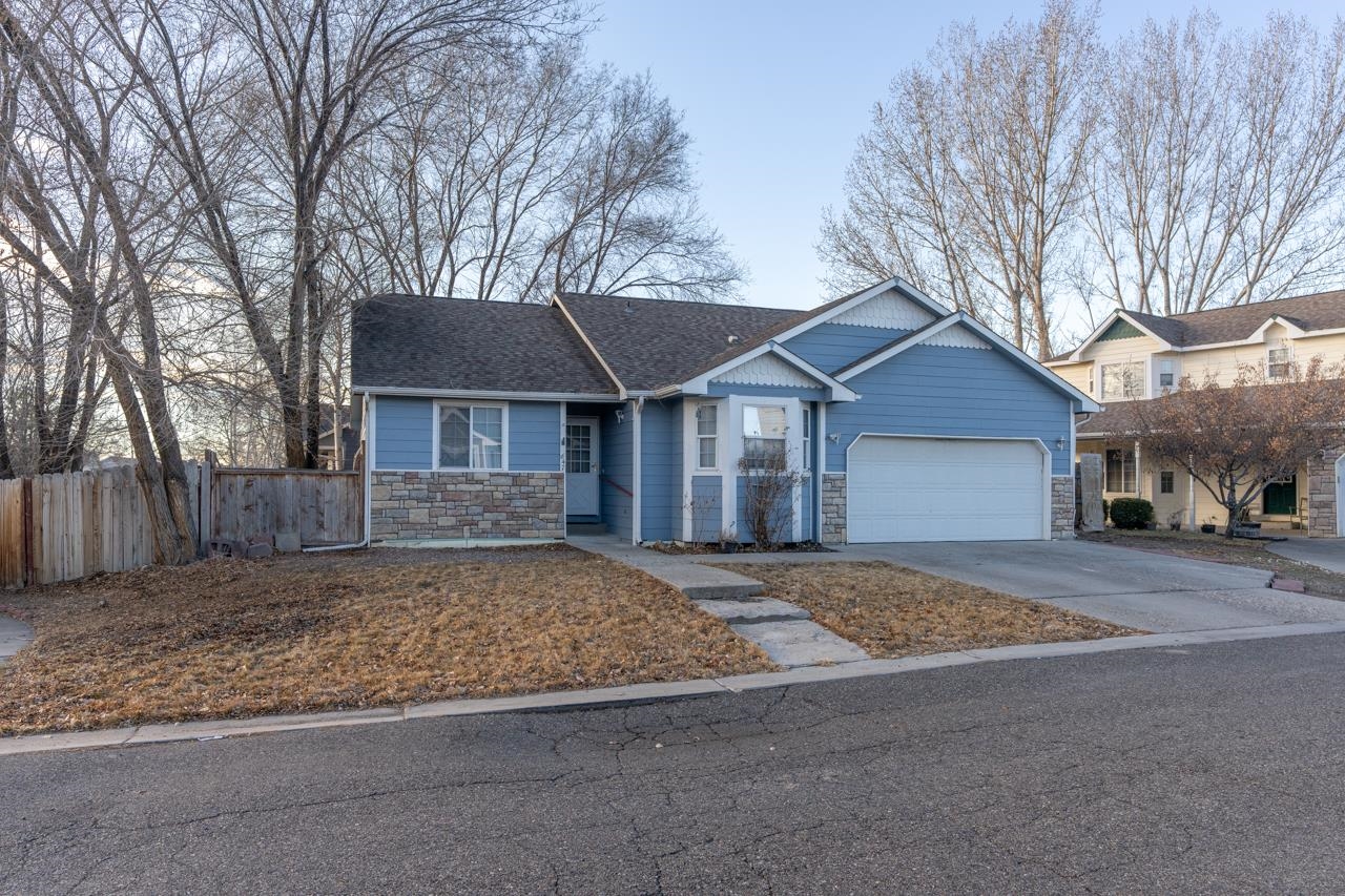 647 Brooks Court Property Photo