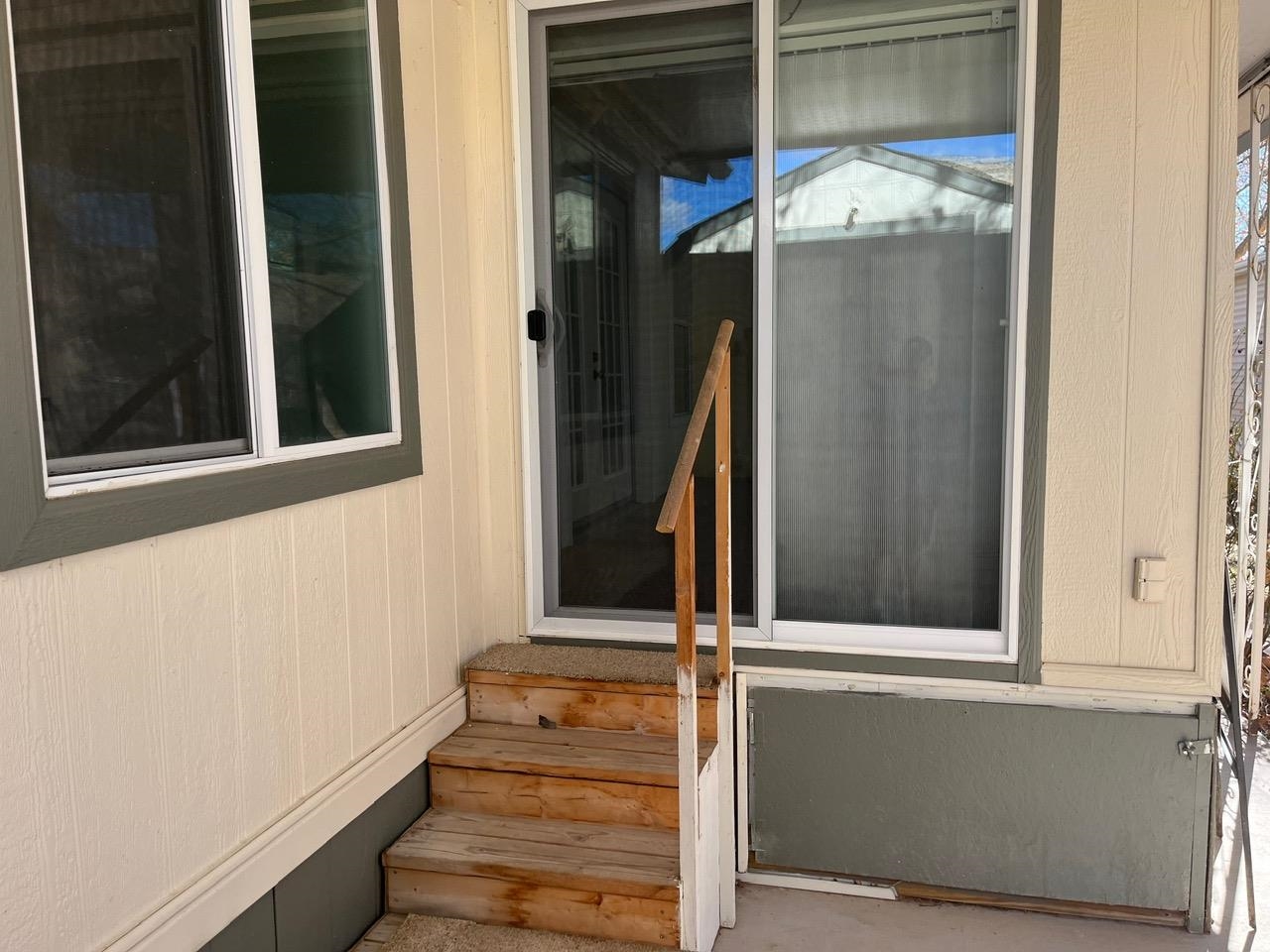 679 Brentwood Drive Property Photo 2