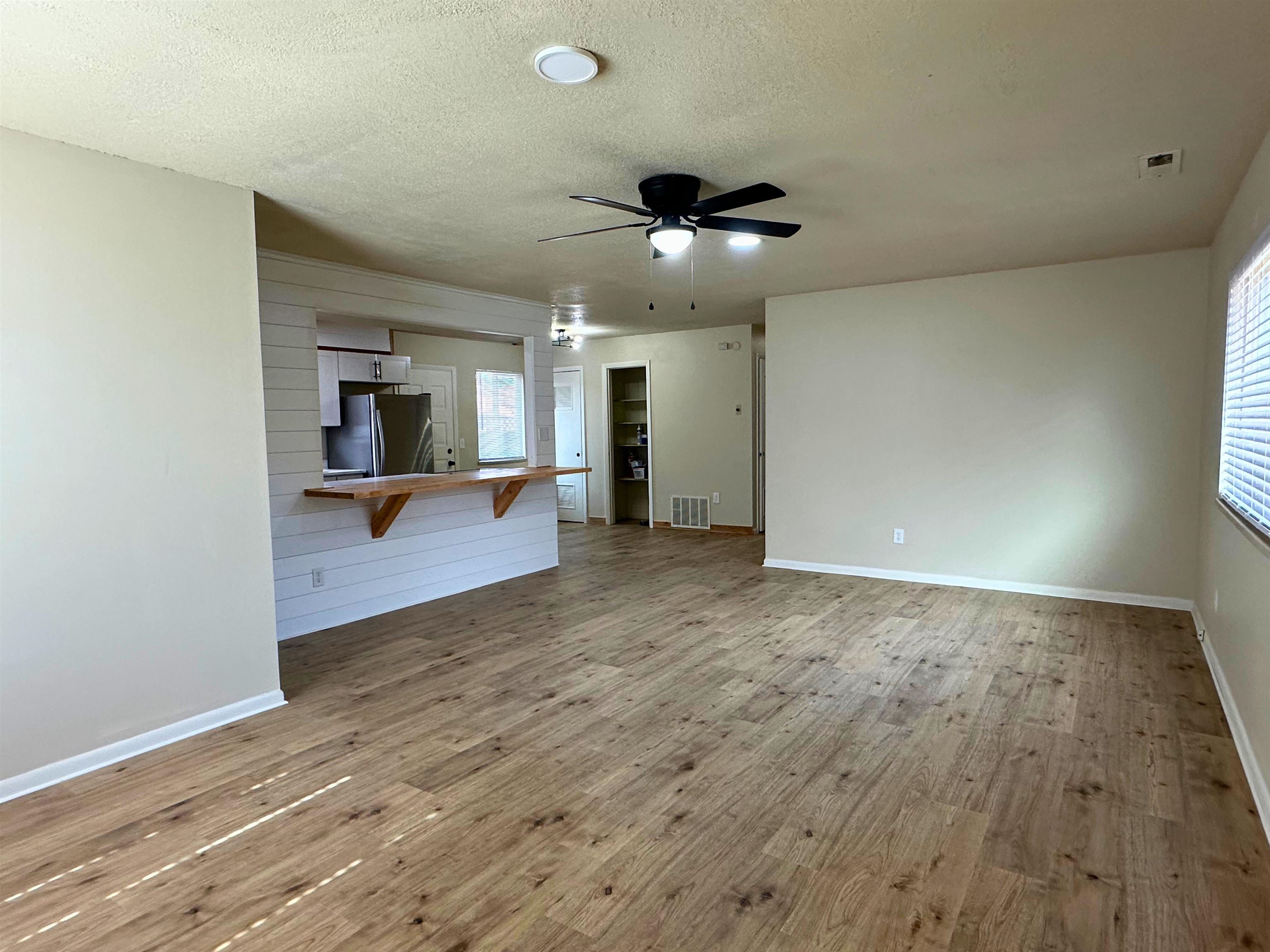 3046 Wedgewood Drive Property Photo 3
